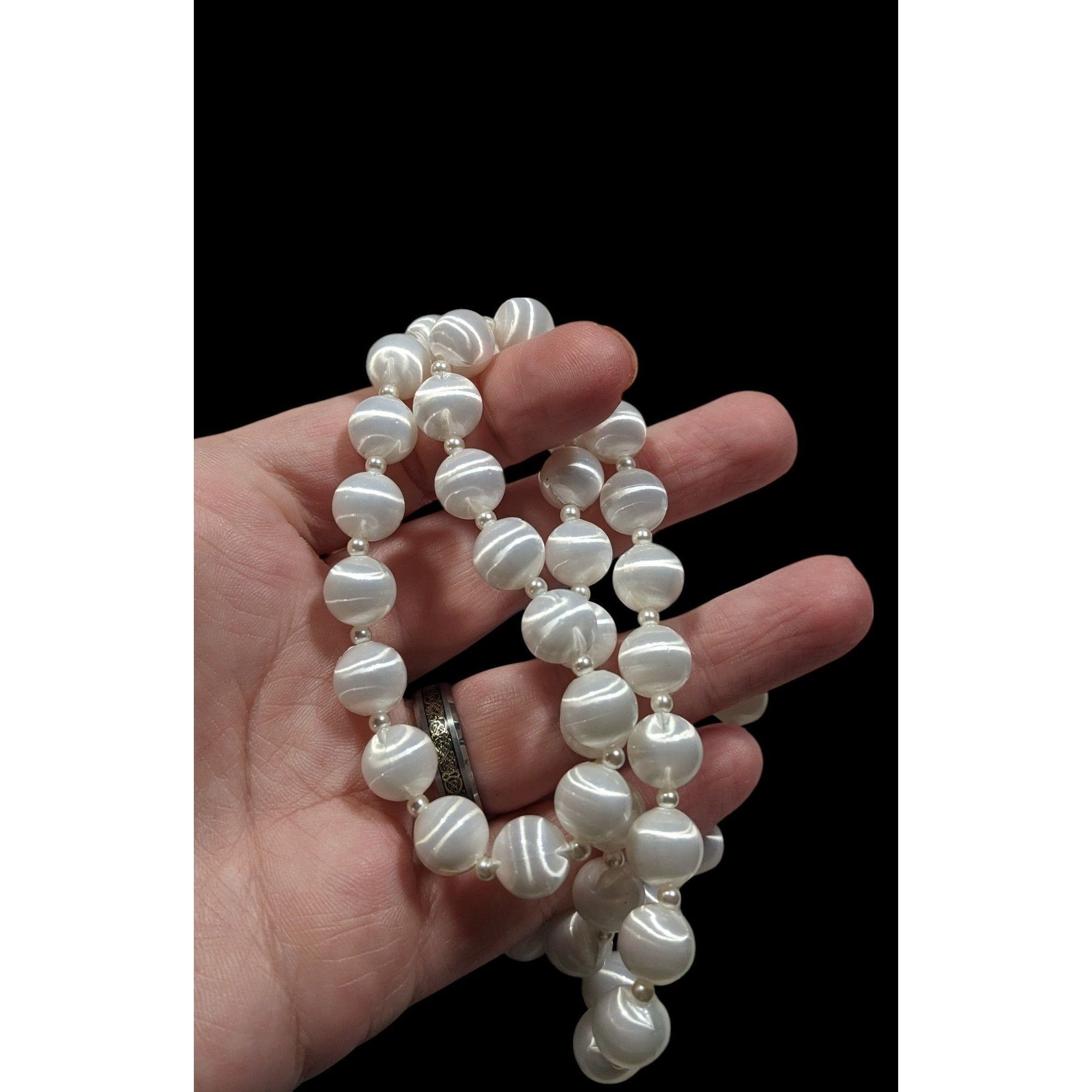 Other Vintage Sarah Coventry White Silk Beaded Necklace Size ONE SIZE - 5 Thumbnail