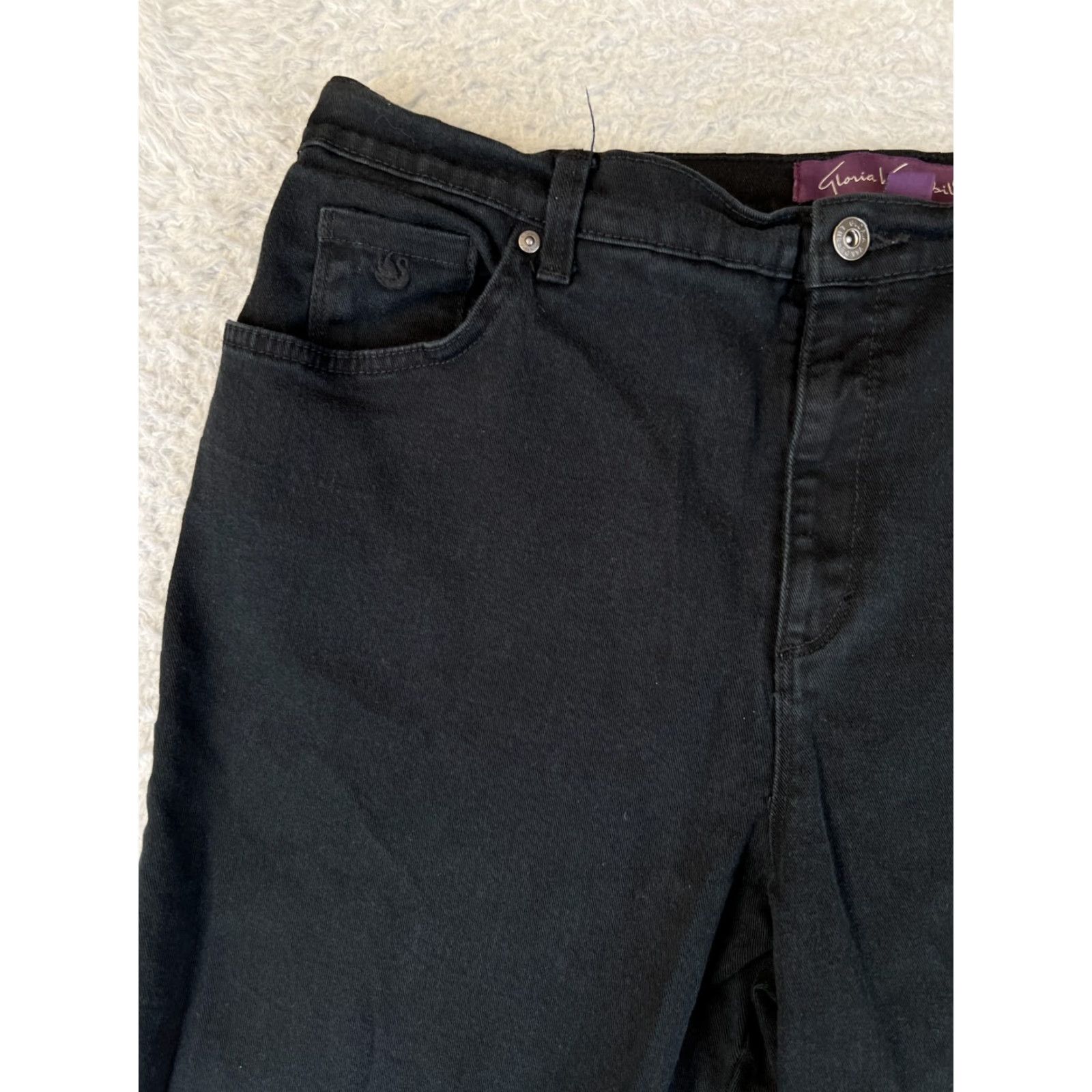 Gloria Vanderbilt Gloria Vanderbilt Jeans Women 18 Black Straight Leg 28L 35W Cotton Blend 5-Pocket Zipper Button Logo Denim Modern Calf Length Mens? Wait. Size 40" / US 18 - 6 Thumbnail