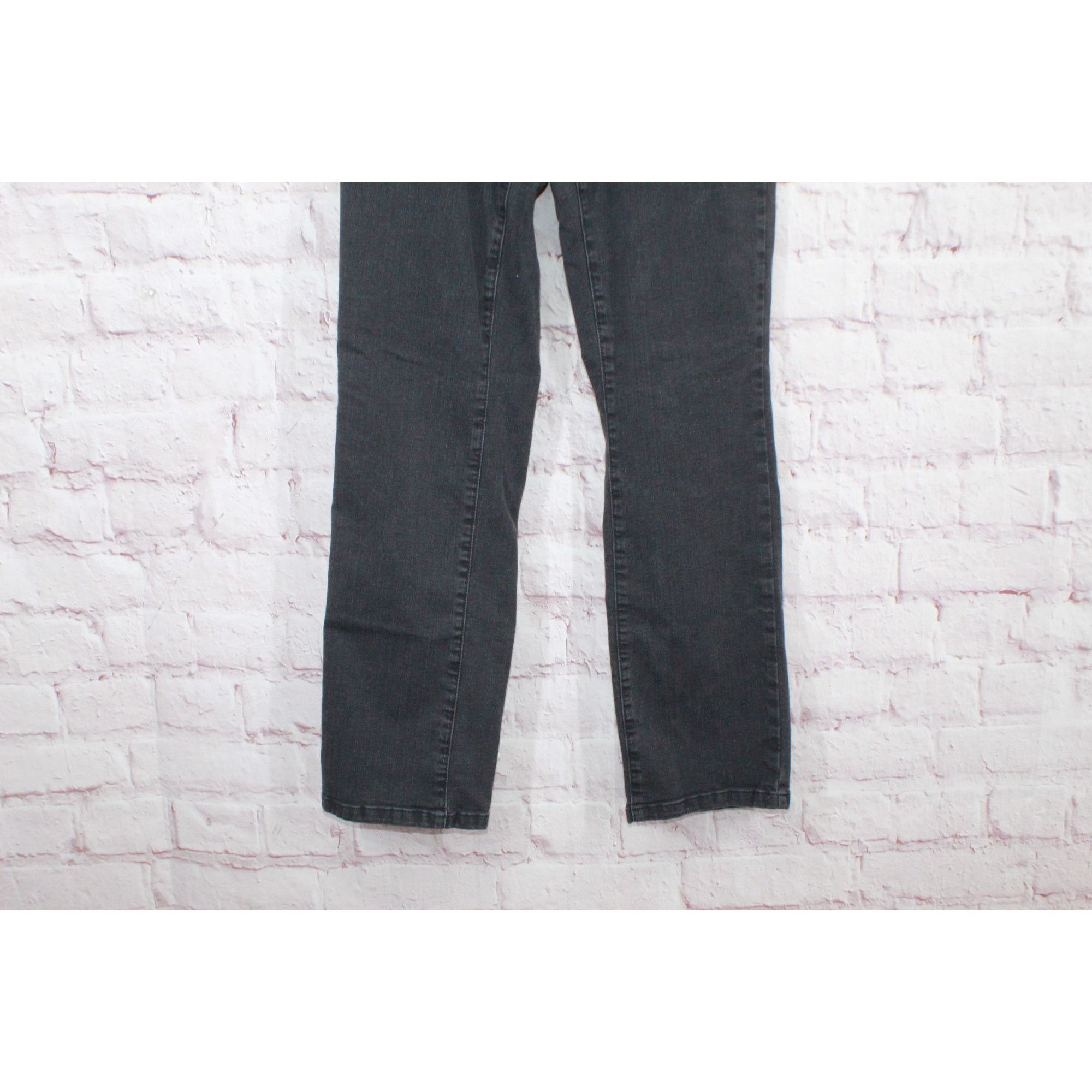 L.L. Bean LL Bean True Shape Jeans High Rise Straight Leg Faded Size 28" / US 6 / IT 42 - 3 Thumbnail