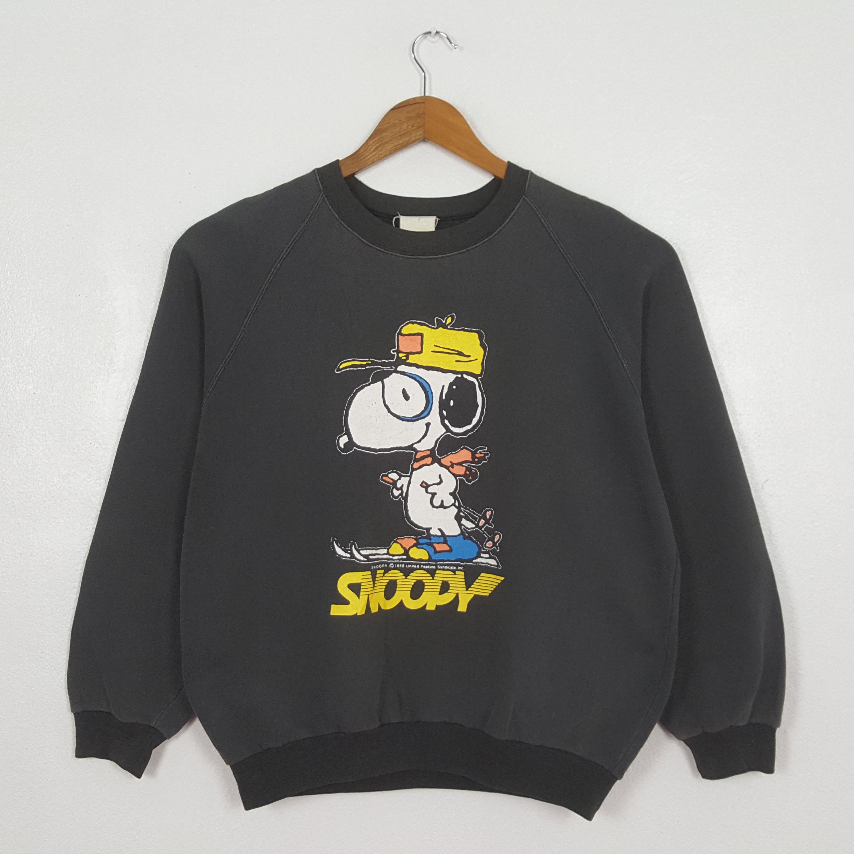 Vintage Vintage Snoopy American Cartoon Brand Sweatshirt C321N19 Size US S / EU 44-46 / 1 - 1 Thumbnail