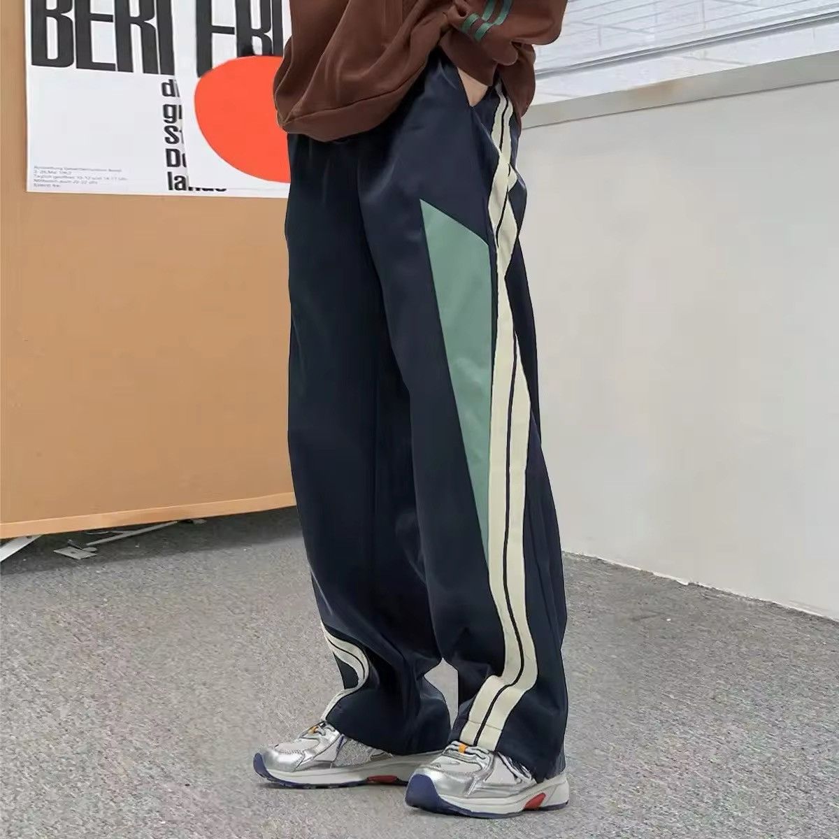 Japanese Brand × Other Casual Stretch Straight Leg Sweatpants Size US 32 / EU 48 - 5 Thumbnail