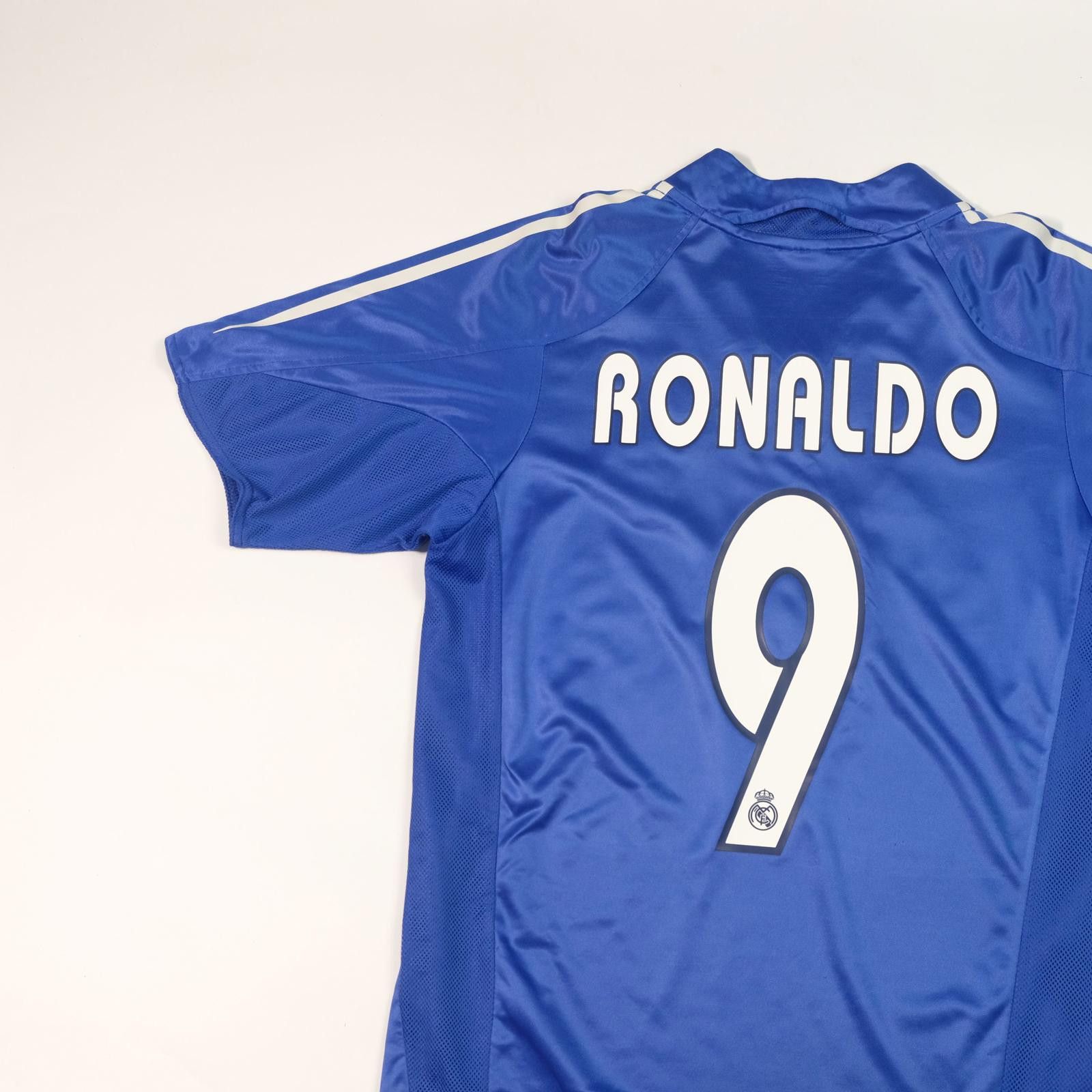 Adidas 2004/05 Real Madrid Third Shirt Ronaldo (S) Size US S / EU 44-46 / 1 - 4 Thumbnail