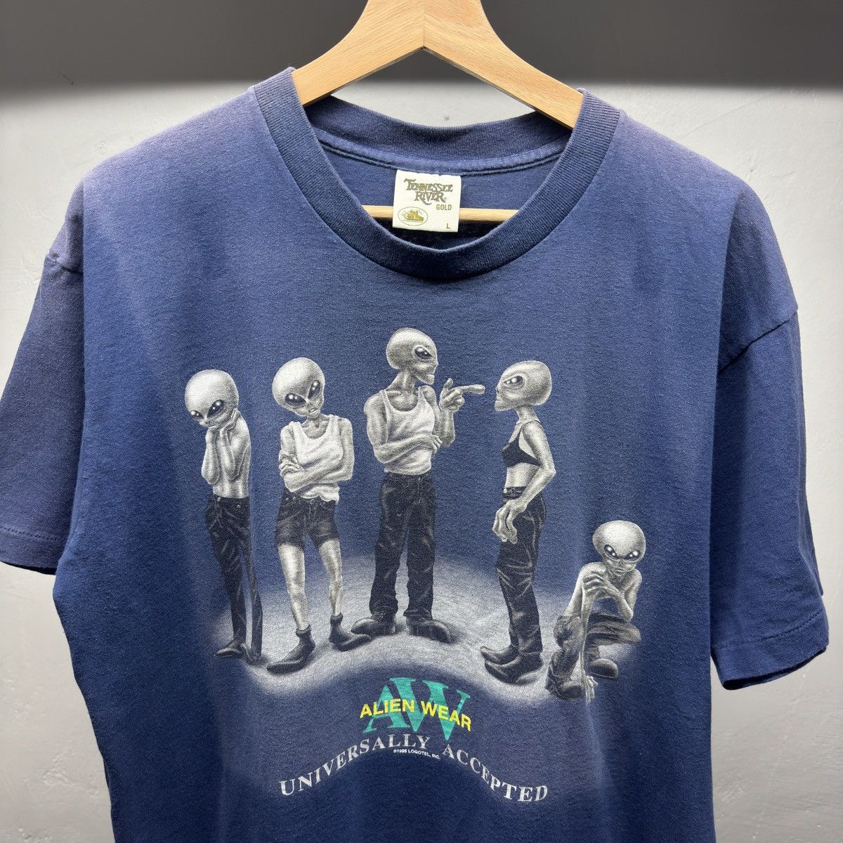 Vintage 90s Alienwear Alien Faded Shirt ERD Grunge Chrome Band WCC Size US L / EU 52-54 / 3 - 3 Thumbnail