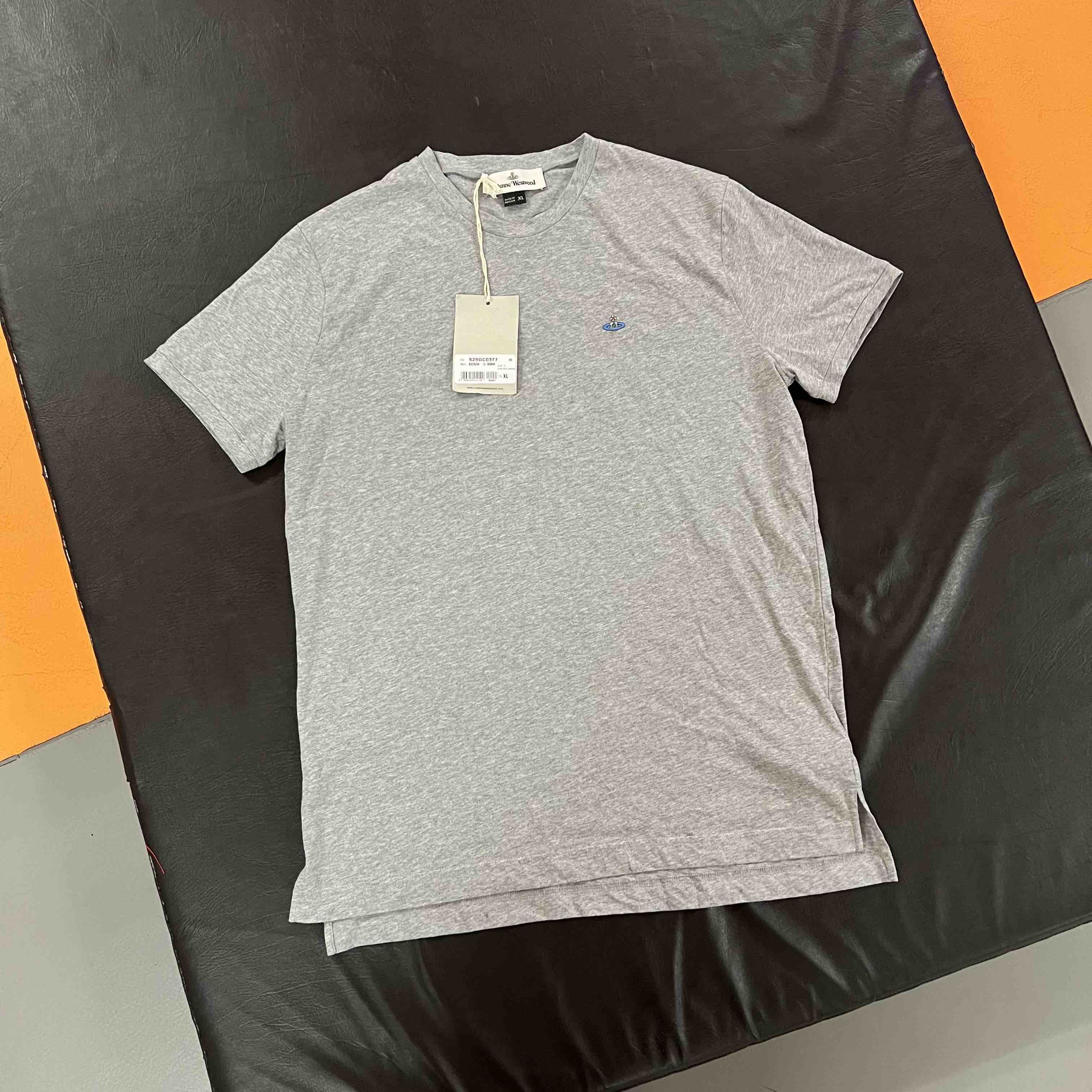 Vintage Vivienne Westwood tee logo size XL