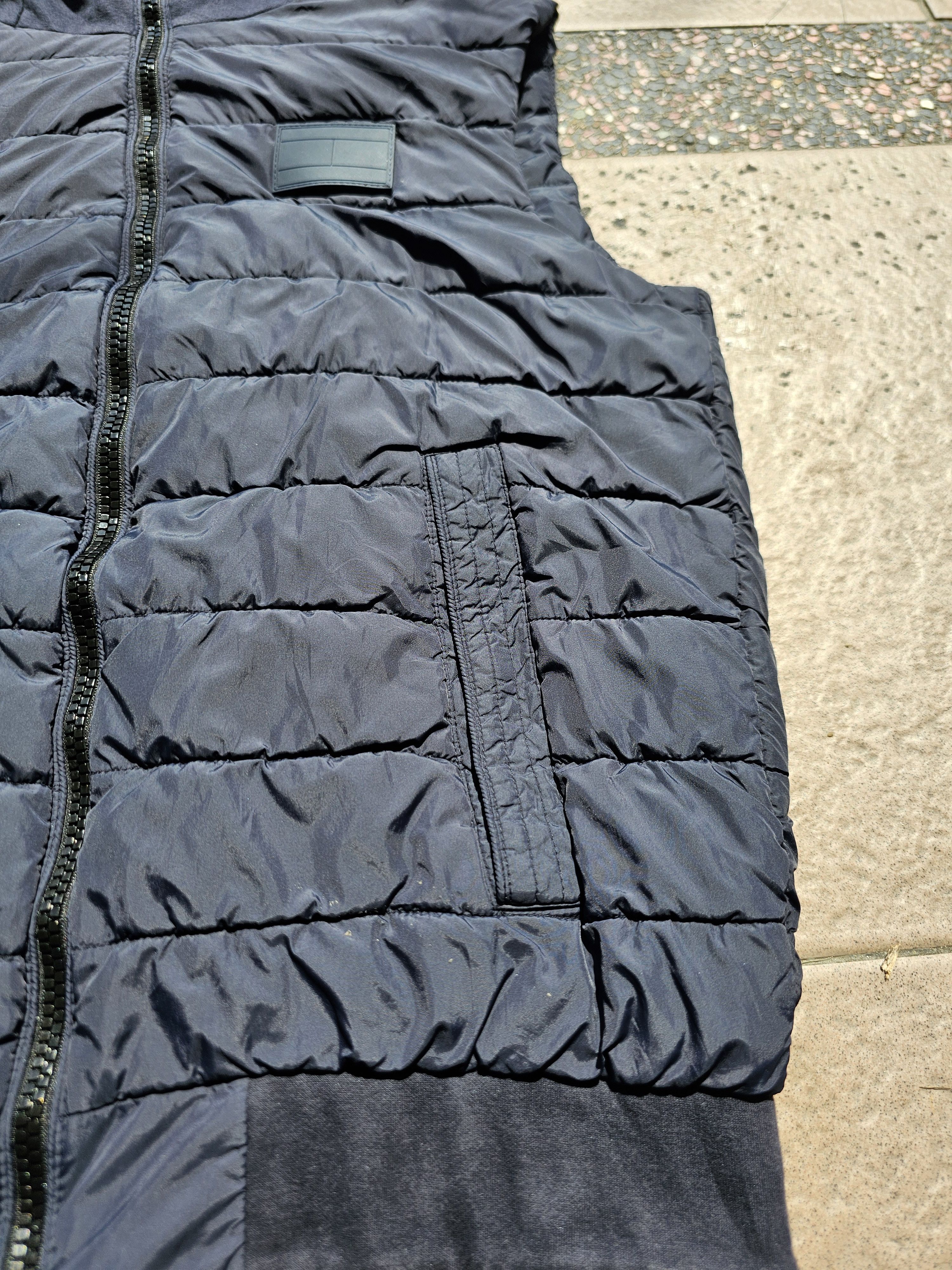 Tommy Hilfiger Tommy Hilfiger Puffer Vest with Hood – Dupont™ Sorona® Fill Size US M / EU 48-50 / 2 - 4 Thumbnail