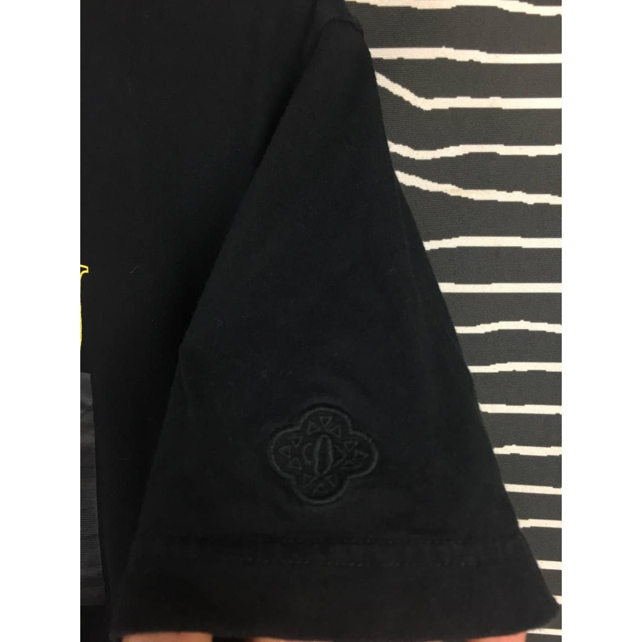 Anime Uniqlo X Demon Slayer Kimetsu no Yaiba Zenitsu Agatsuma Tee Size US M / EU 48-50 / 2 - 4 Thumbnail