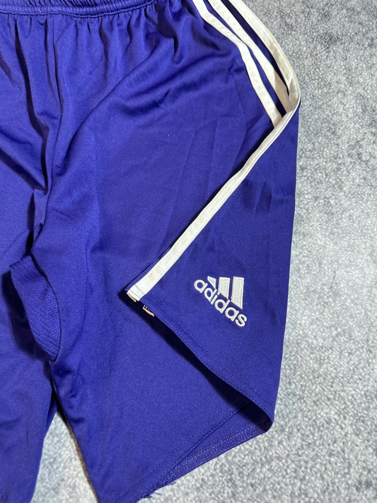 Adidas Vintage Adidas New Castle Shorts Rare Streetwear Soccer S Size US 29 - 4 Thumbnail
