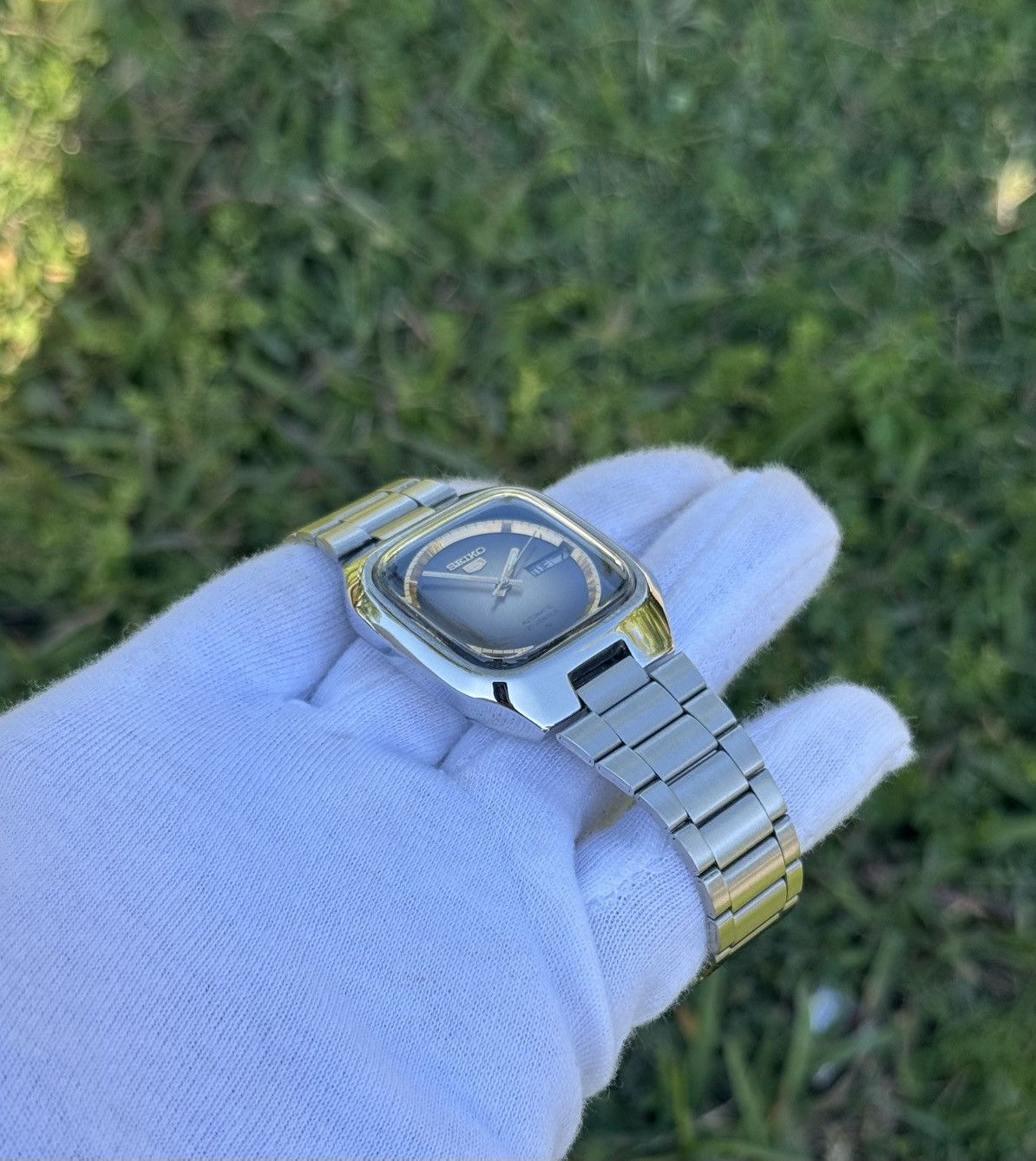 Seiko Vintage Seiko 5 Automatic Watch: smoke-grey Dial, mens watch Size 36 - 9 Thumbnail