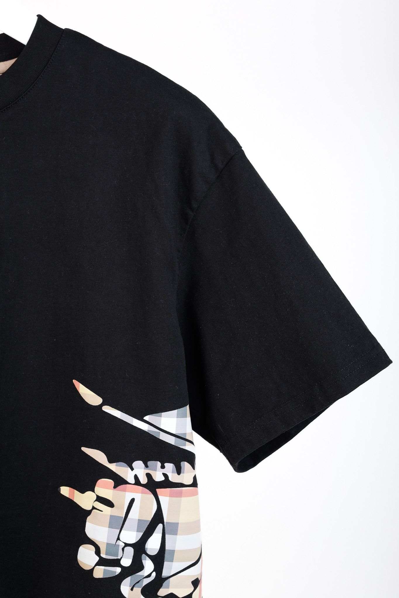 Burberry Burberry Equestrian Knight Check Logo Black Tee Size L / US 10 / IT 46 - 5 Thumbnail