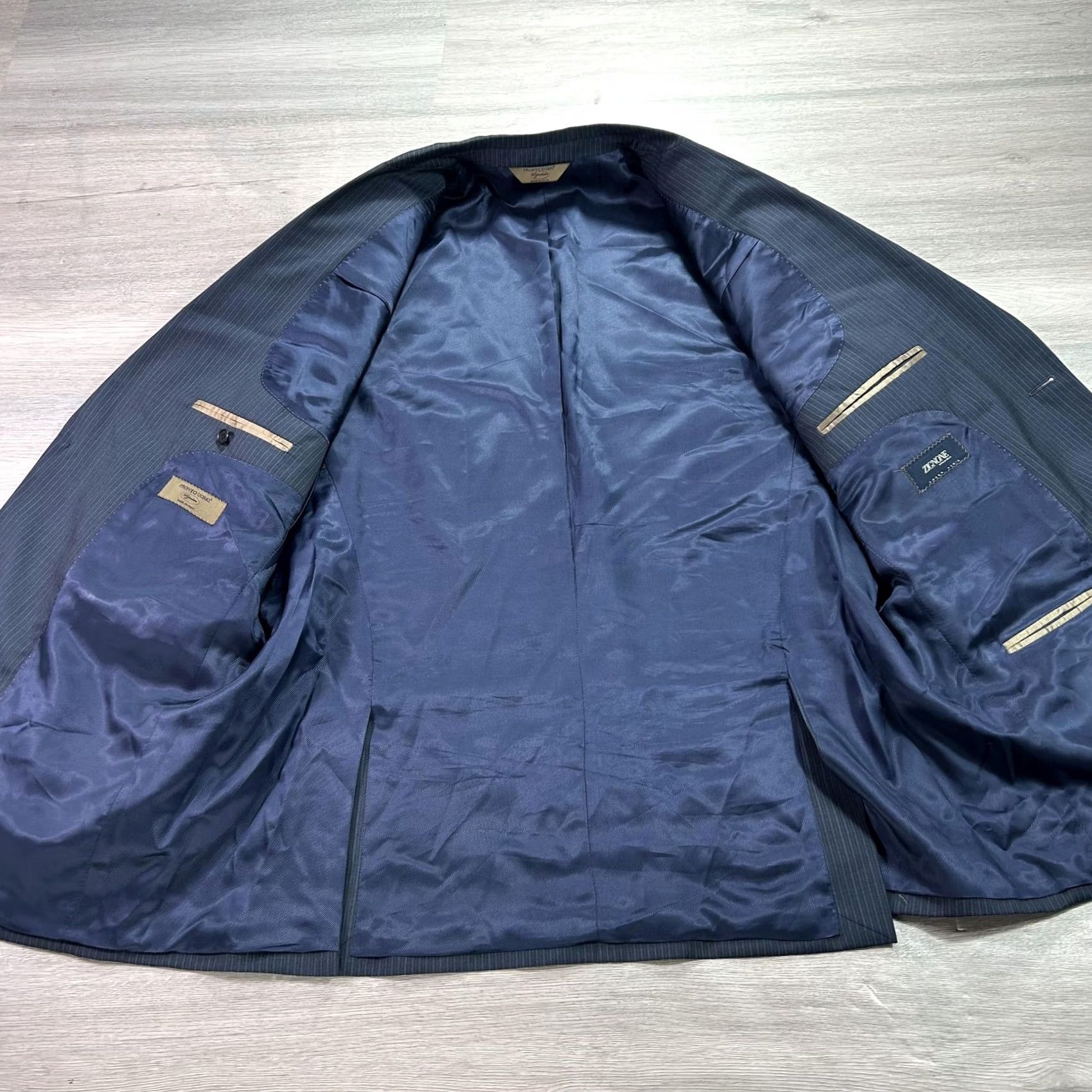 Pronto Uomo VINTAGE? No. Pronto Uomo Signature Blazer Mens 46R Navy Pinstripe Made in Italy Super 110s Size 46R - 3 Thumbnail