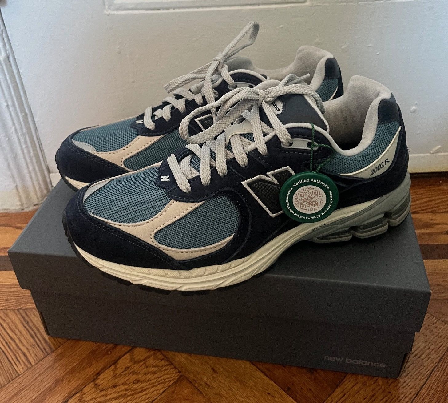 New Balance New Balance 2002R Dark Navy Size US 6.5 / EU 39-40 - 1 Thumbnail