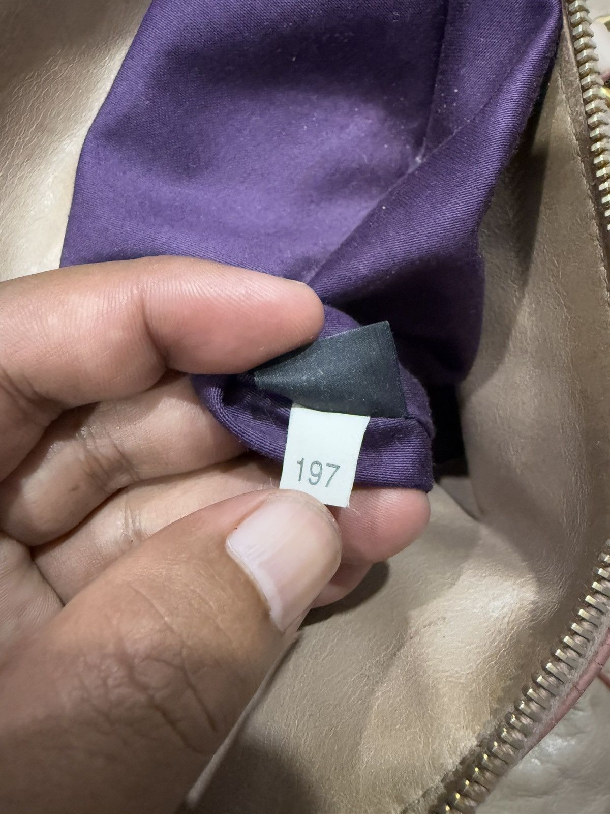 Genuine Leather × Miu Miu MIU MIU VITELLO LUXURY BOW BAG LEATHER DISTRESS ABSTRACT Size ONE SIZE - 14 Thumbnail