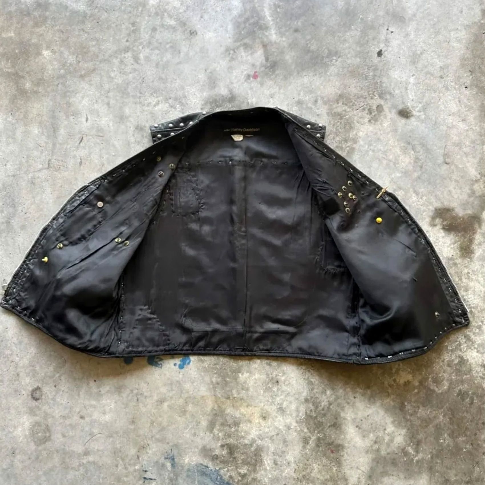 Harley Davidson VINTAGE Harley-Davidson Studded Leather Vest Main Selling Point 70s 44 Black Mens Vest Size 44 Biker Vest Leather 70s Harley-Davidson Mens Size US S / EU 44-46 / 1 - 7 Thumbnail