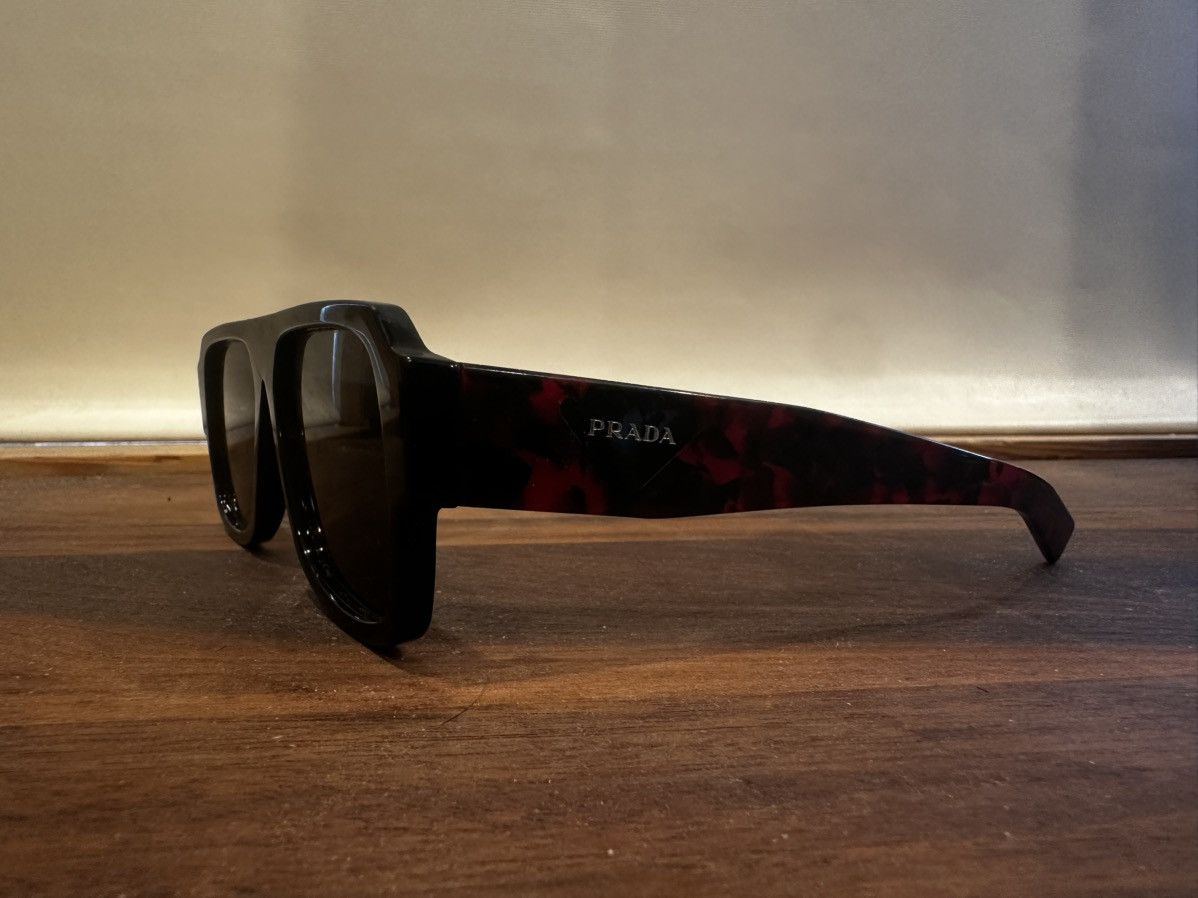 Prada Prada Sunglasses PR 22YS Size ONE SIZE - 3 Thumbnail