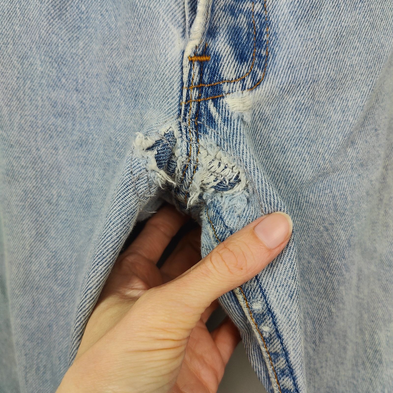 EB Denim EB Denim OG Reworked Levi's Womens 25 Light Wash Mid Rise Size 25" / US 0 / IT 36 - 4 Thumbnail