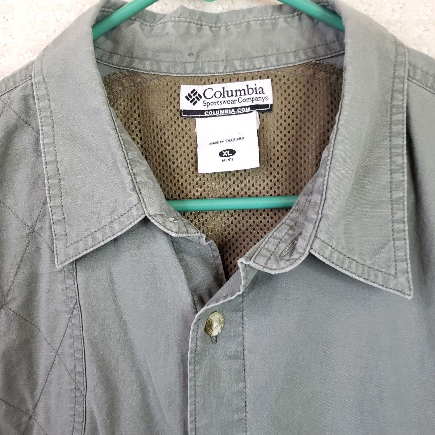 Vintage Columbia Shirt Men's XL Green Short Sleeve Button-Up Padded Shoulder Casual Travel Workwear Pocket Button-Up Shirt Size US XL / EU 56 / 4 - 6 Thumbnail