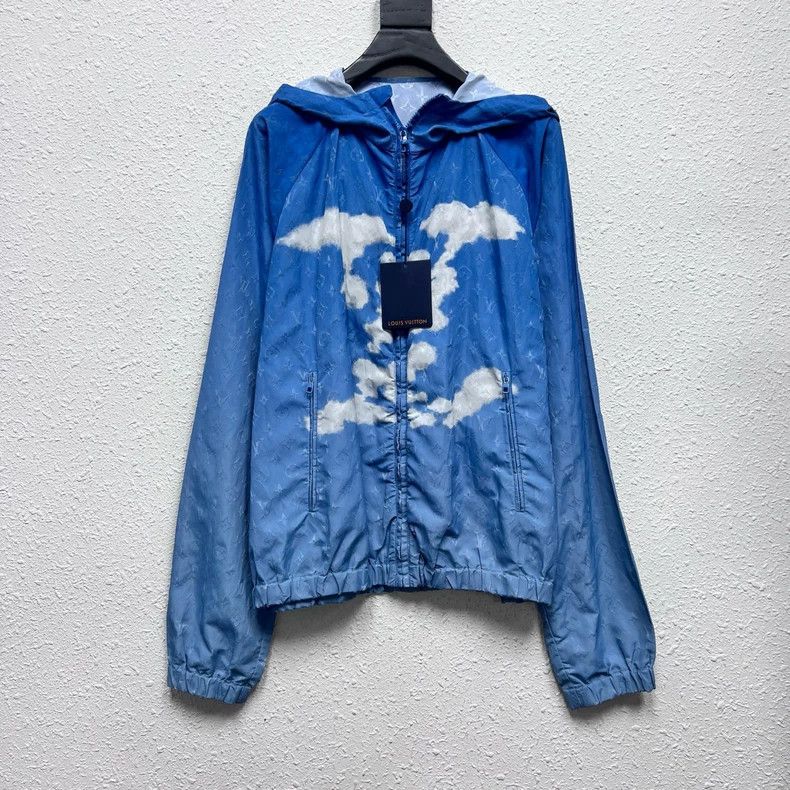 Louis Vuitton Louis Vuitton Blue sky and white clouds presbyopic LOGO as Size US L / EU 52-54 / 3 - 1 Thumbnail
