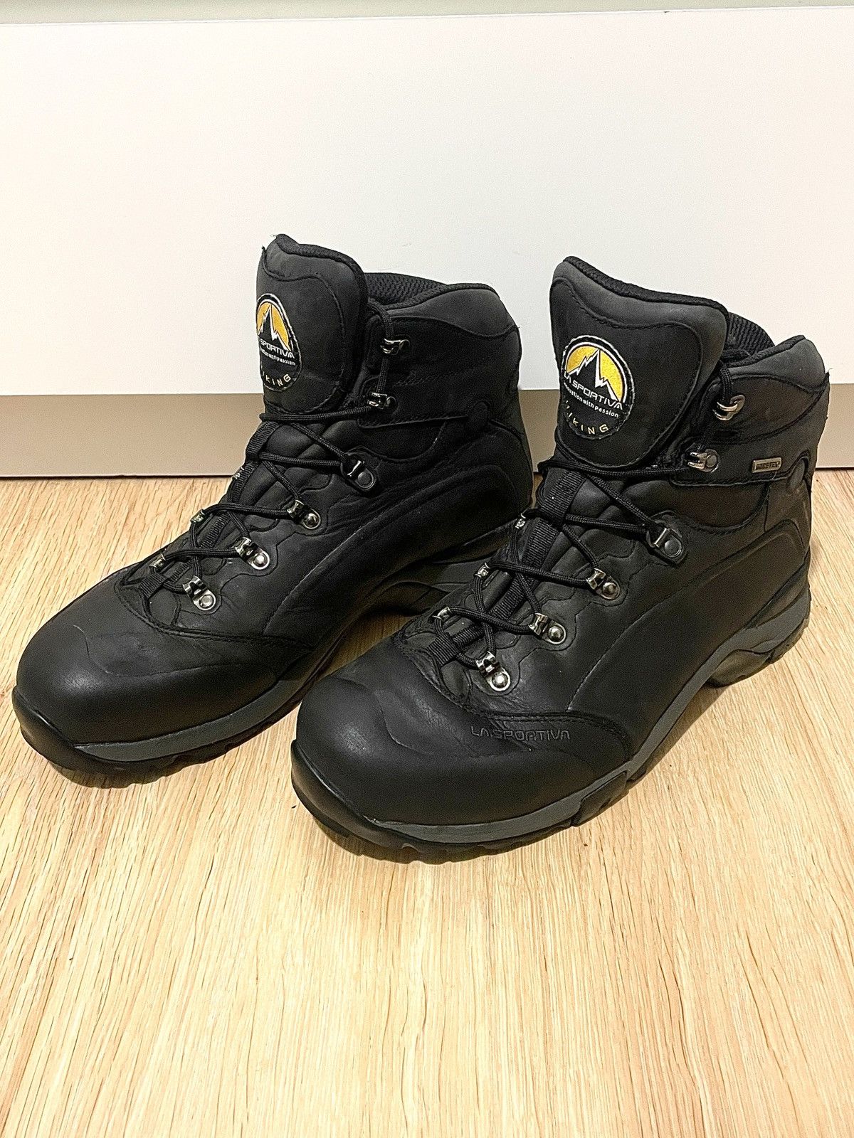 La Sportiva La Sportiva Trek GTX Hiking Boots EU46 Gore-Tex Vibram 90s Size US 12.5 / EU 45-46 - 1 Thumbnail