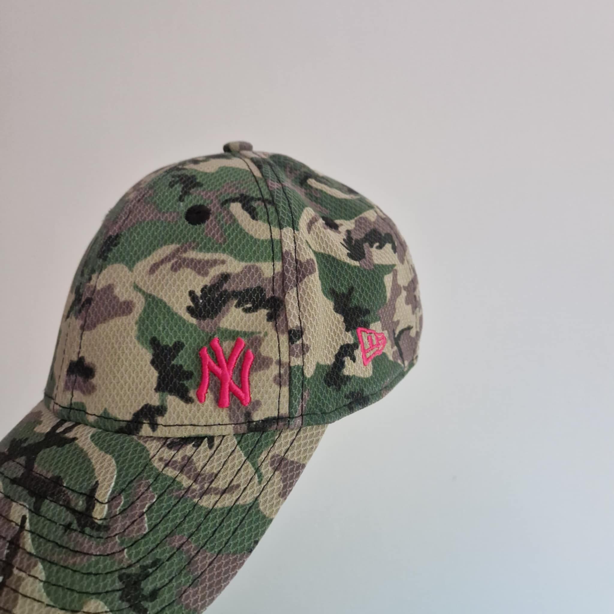 New Era New Era x NY Yankees Camo Cap with Pink Logo Size ONE SIZE - 2 Thumbnail