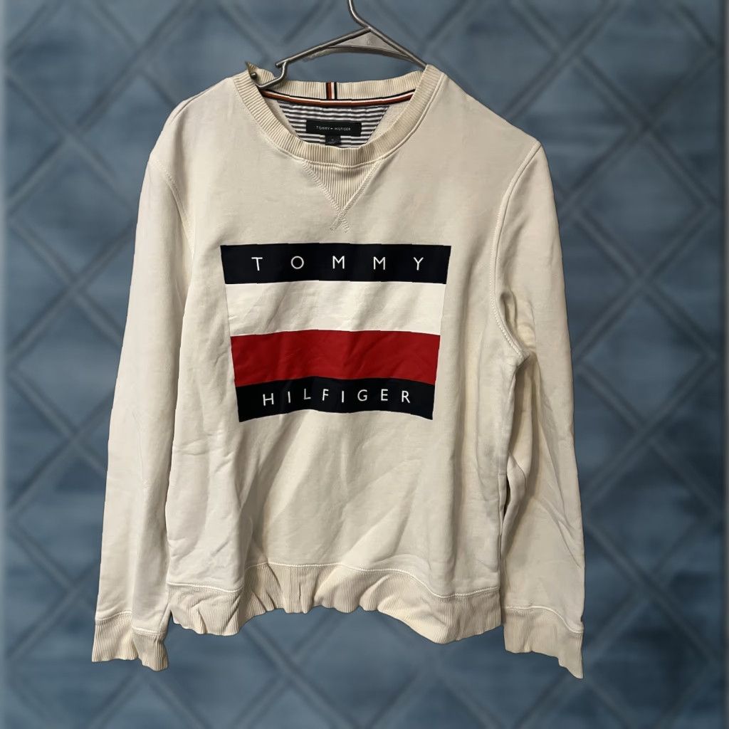 Tommy Hilfiger Tommy Hilfiger Sweater White W/ Logo Sweatshirt Unisex Adults Size Medium EUC Size US M / EU 48-50 / 2 - 1 Thumbnail