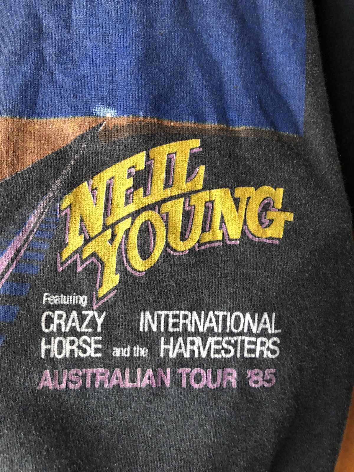 Vintage Vintage 85 Neil Young Australia Tour T Shirt Rock Size US M / EU 48-50 / 2 - 3 Thumbnail