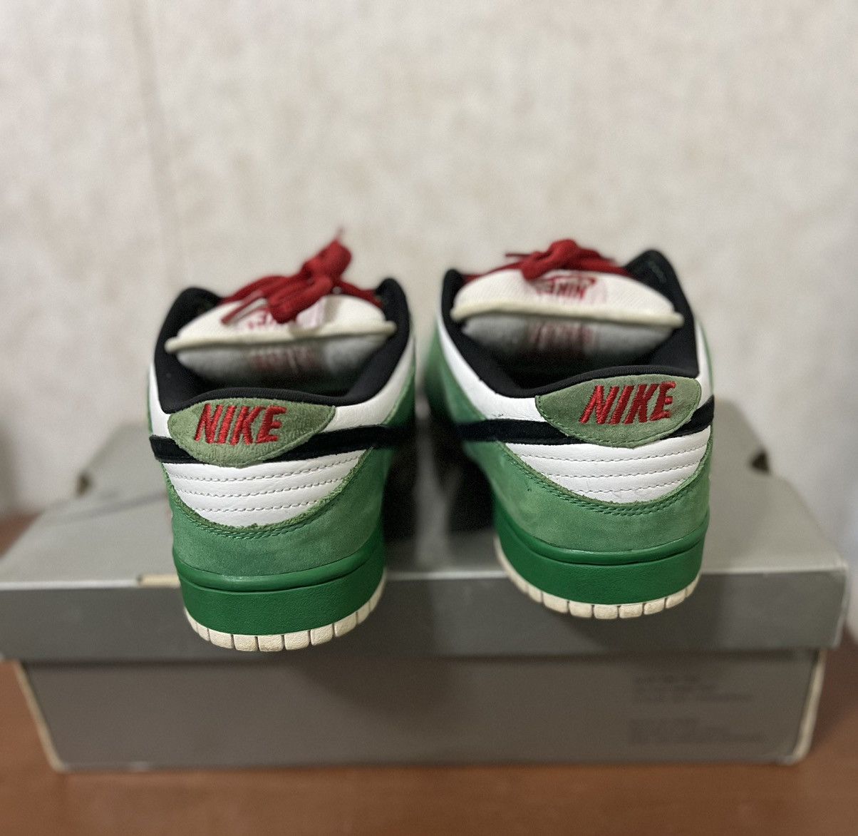 Nike × Nike SB SOLD! Nike SB Dunk Low Heineken 2003 Size 9.5 Size US 9.5 / EU 42-43 - 4 Thumbnail