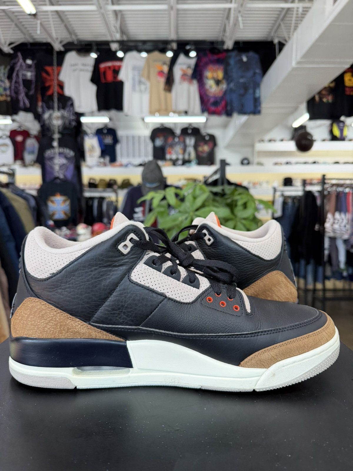 Jordan Brand Air Jordan 3 Desert Elephant Size 13 (2022) Size US 13 / EU 46 - 3 Thumbnail