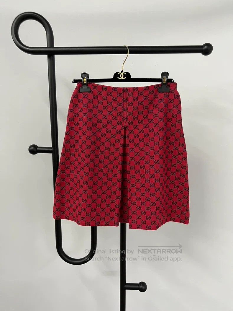Gucci Gucci Red full logo skirt Size 26" / US 2 / IT 38 - 1 Thumbnail