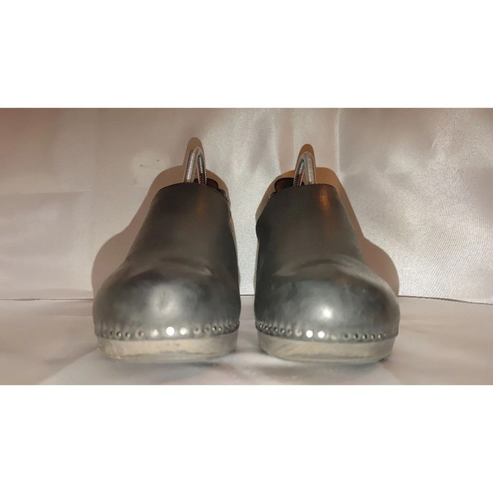 Dansko Dansko Sassy Black Milled Burnished Clogs Size 40 Size US 9.5 / IT 39.5 - 4 Thumbnail