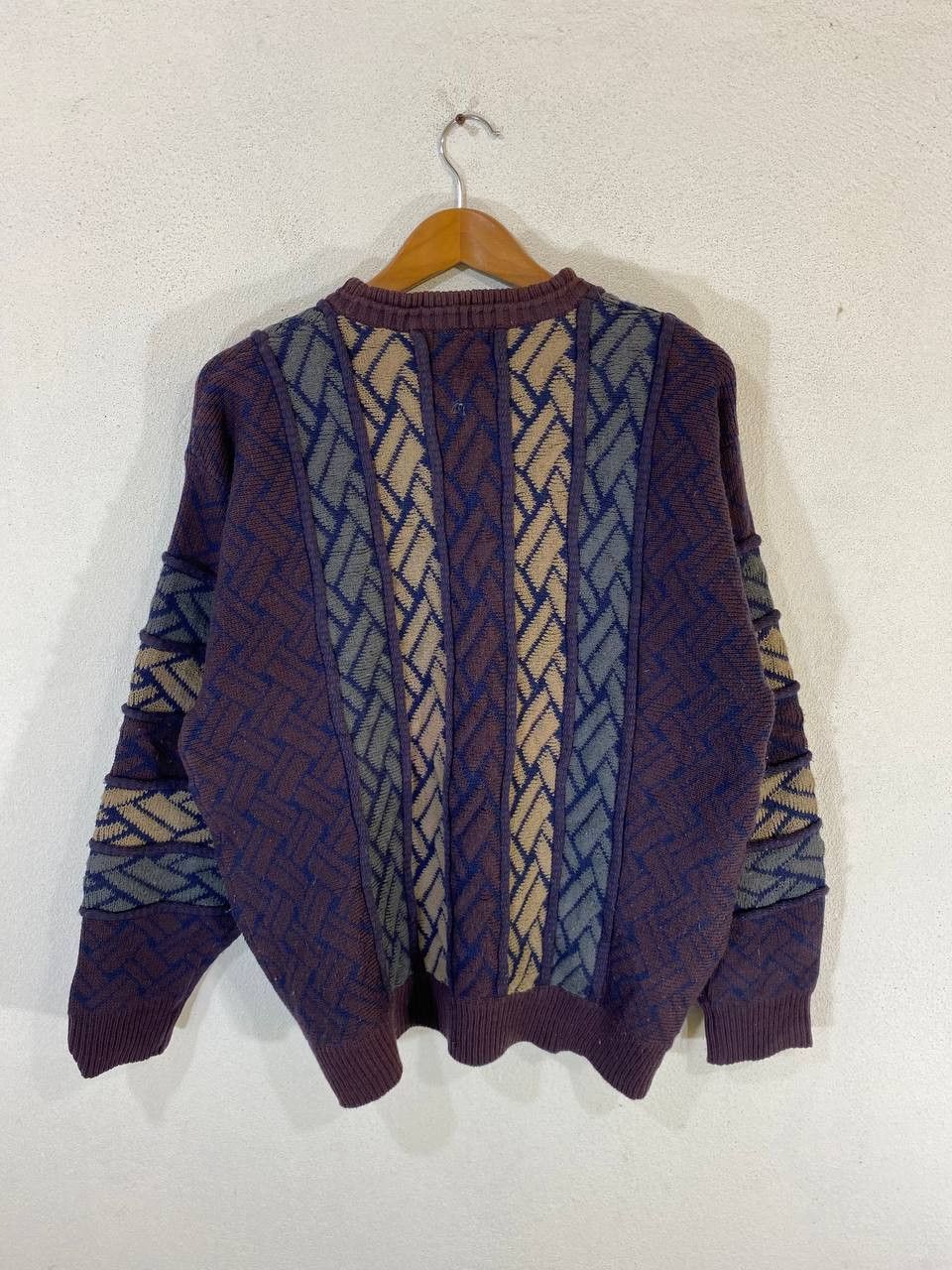 Japanese Brand vintage japanese brand knitwear very nice design Size US L / EU 52-54 / 3 - 6 Thumbnail
