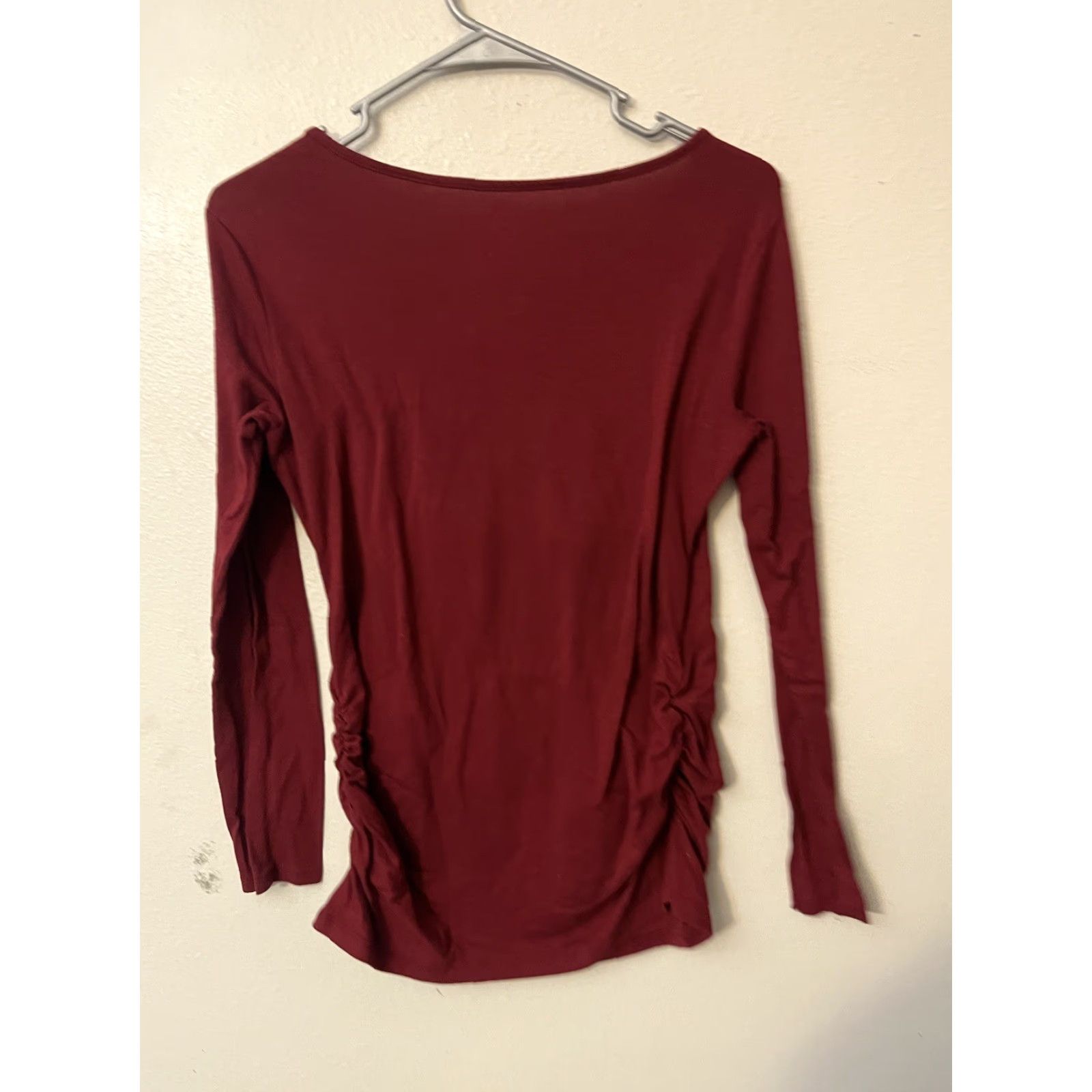Old Navy Old Navy Ladies Fitted Maternity Long Sleeve Medium Maroon Size M / US 6-8 / IT 42-44 - 2 Thumbnail