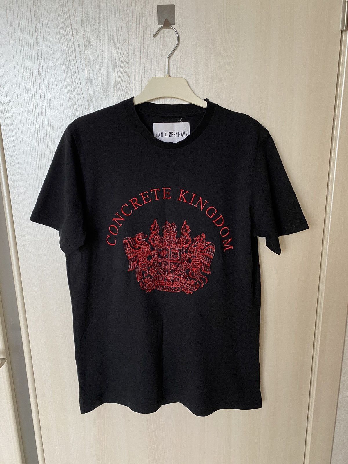 Han Kjobenhavn Rare Han Kjobenhavn Concrete Kingdom Tee - Size L Size US L / EU 52-54 / 3 - 1 Thumbnail