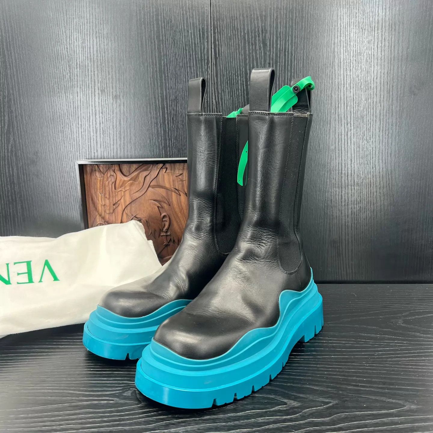 Bottega Veneta BV Chelsea Boots 37 Black & Blue Near New With Dust Bag Size US 6.5 / IT 36.5 - 1 Thumbnail