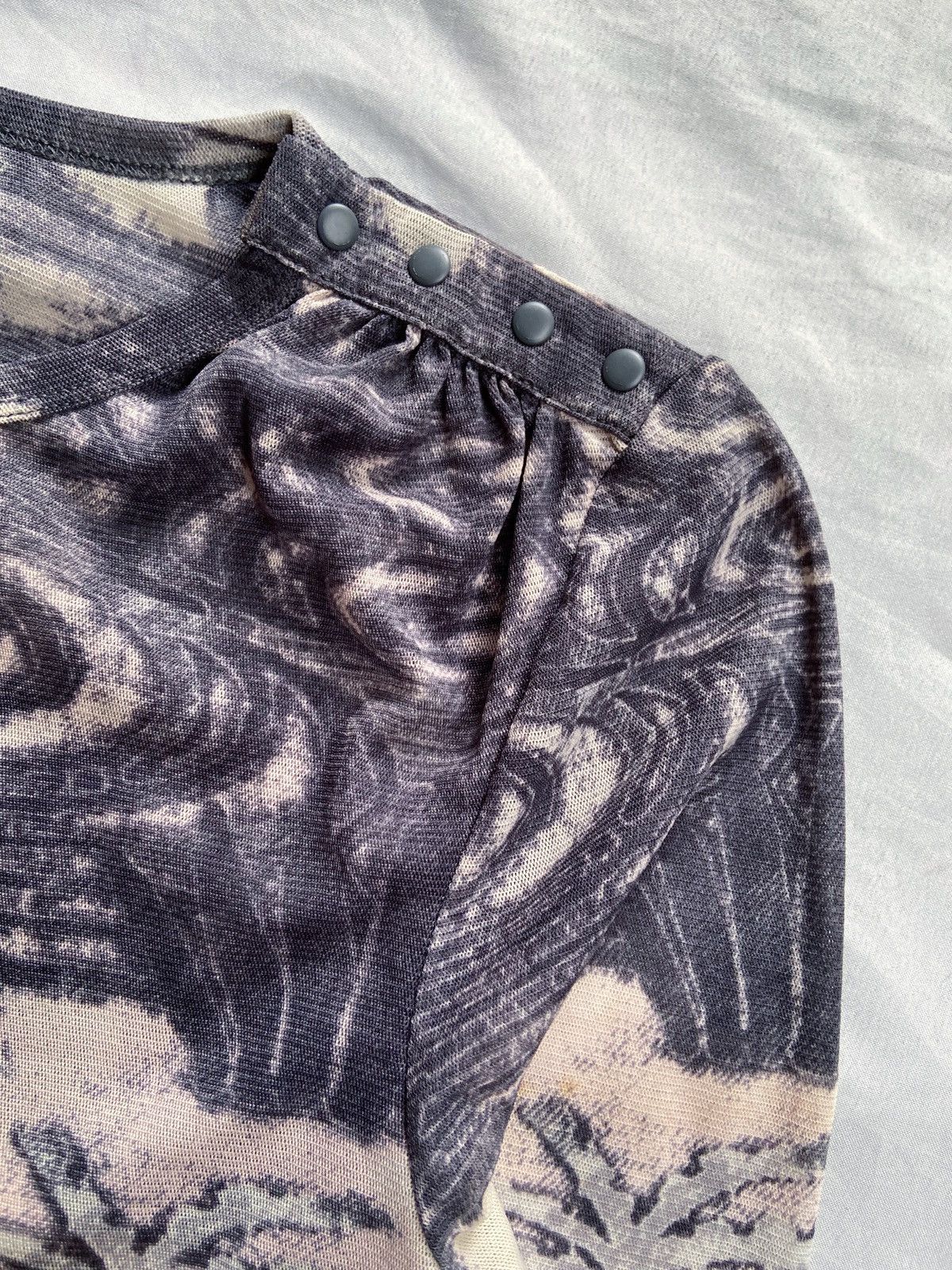 If Six Was Nine JAPANESE BRAND MESH TOP PRINTED LONG SLEEVE Size US S / EU 44-46 / 1 - 7 Thumbnail