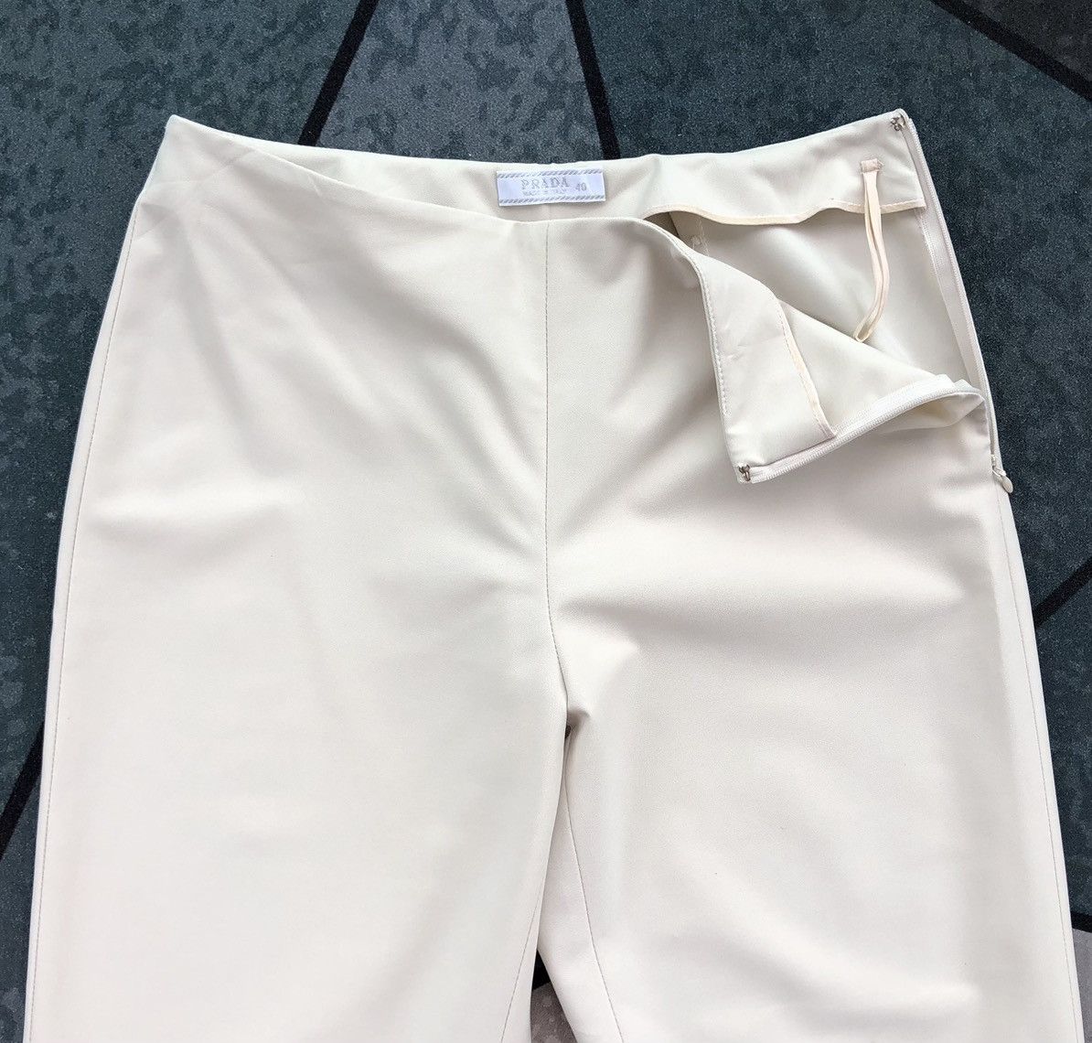 Prada Prada Stretchable Slim Fit Women Trousers Pants Size 28" / US 6 / IT 42 - 4 Thumbnail