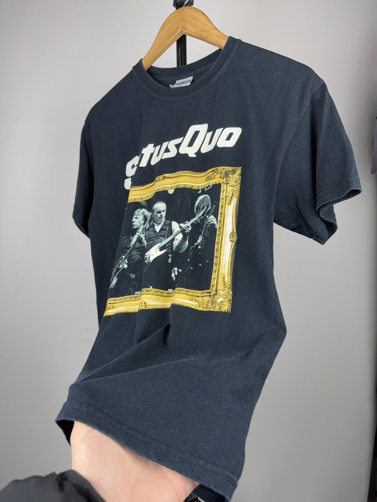 Band Tees 00s Vntg Status Quo Band Graphic T-Shirt Gildan Black Size M Size US M / EU 48-50 / 2 - 5 Thumbnail