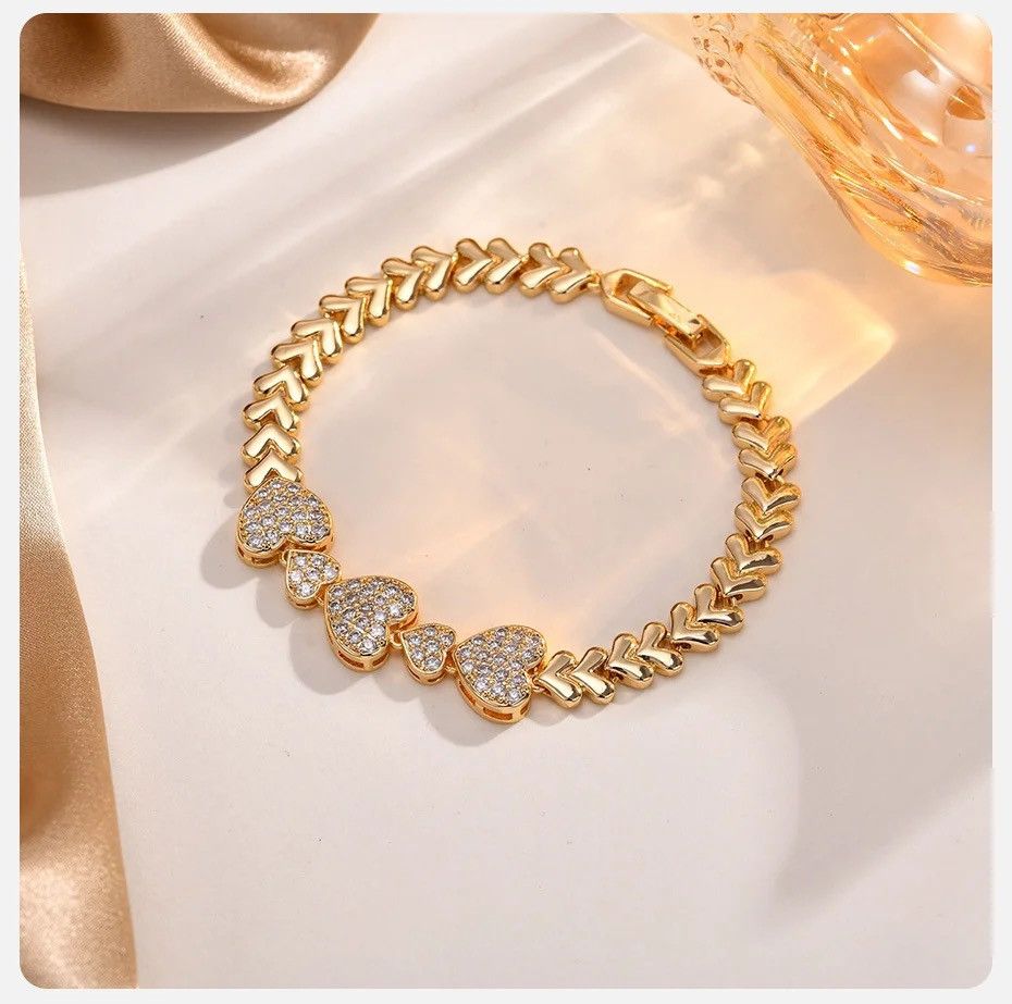 Other Glamour Heart Charm Chain Bracelet Size ONE SIZE - 1 Thumbnail