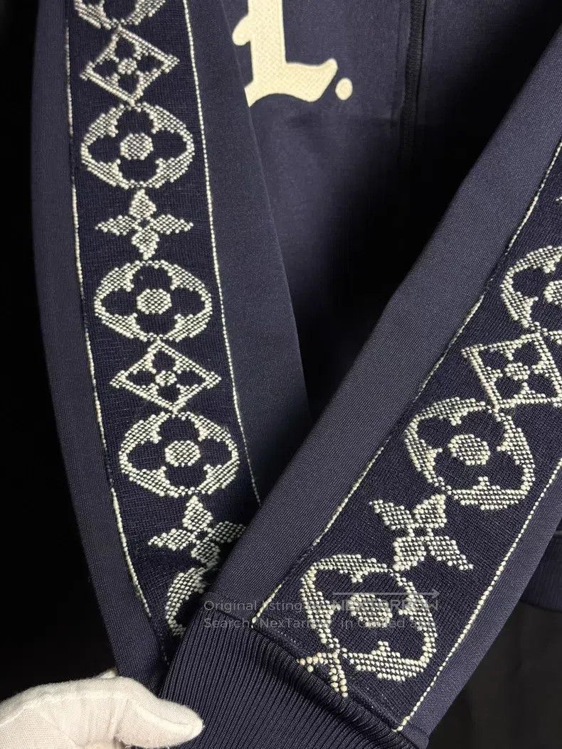 Louis Vuitton Louis Vuitton Navy side logo embroidered jacket Size US XS / EU 42 / 0 - 2 Thumbnail
