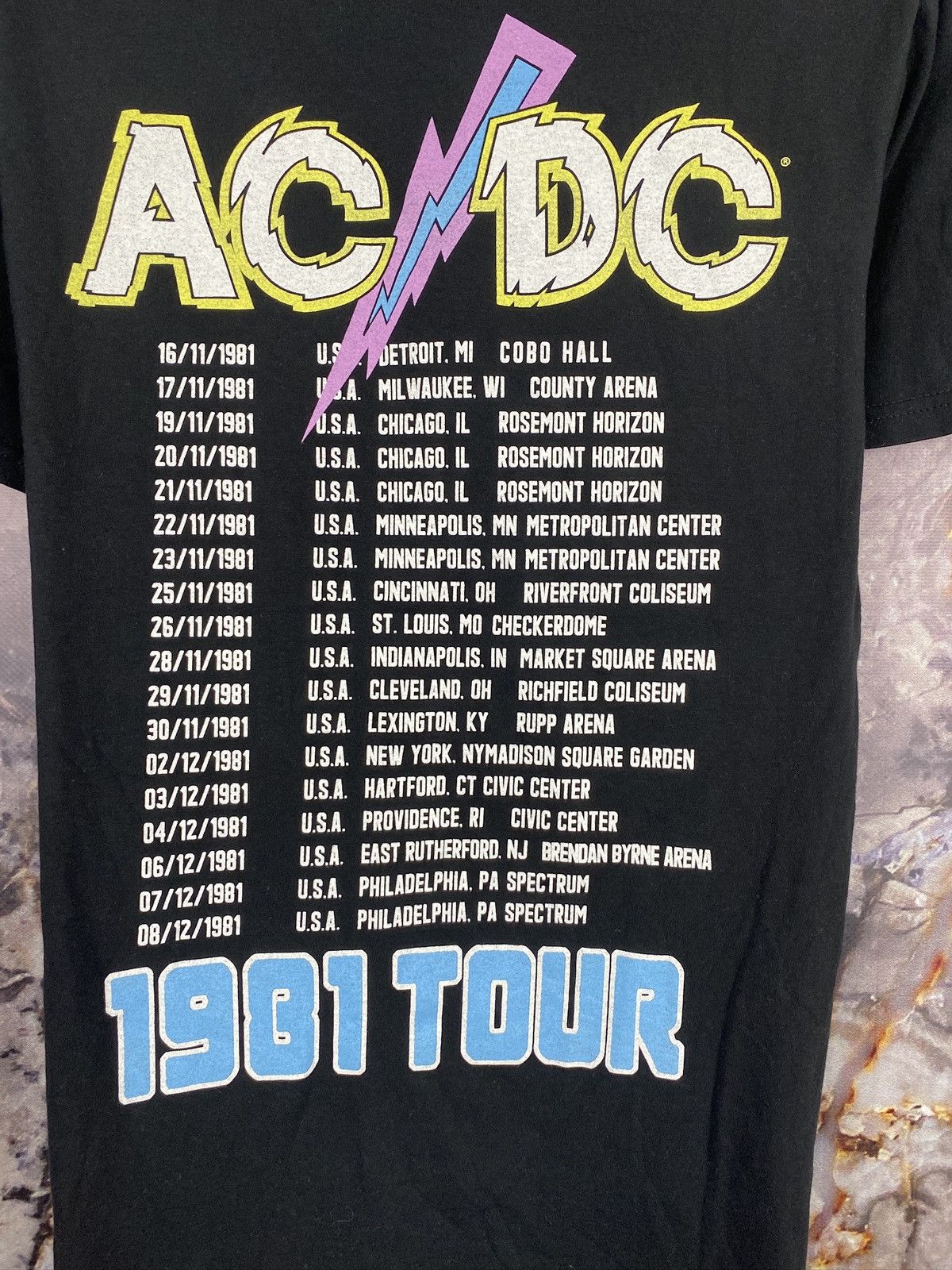 AC/DC × Vintage Men’s AC/DC Live 1981 Tour (2021) T Shirt Size M Size US M / EU 48-50 / 2 - 7 Thumbnail