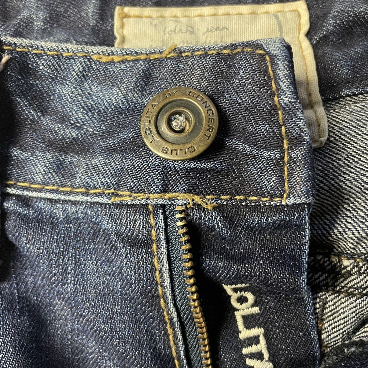 If Six Was Nine × Japanese Brand × Le Grande Bleu (L.G.B.) 🇯🇵 LOLITA WASHED EXOTIC BUCKLE VINTAGE DENIM PANTS Size US 30 / EU 46 - 18 Thumbnail