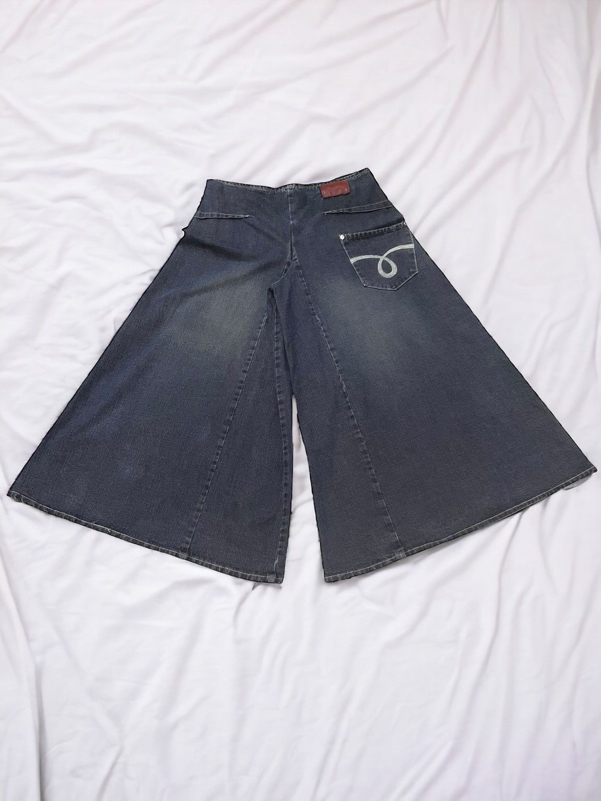 JNCO × Southpole × Wu-Tang Clan Los P’tites Bombes Super Wide Leg Studded Baggy Jorts Short Size US 30 / EU 46 - 2 Thumbnail