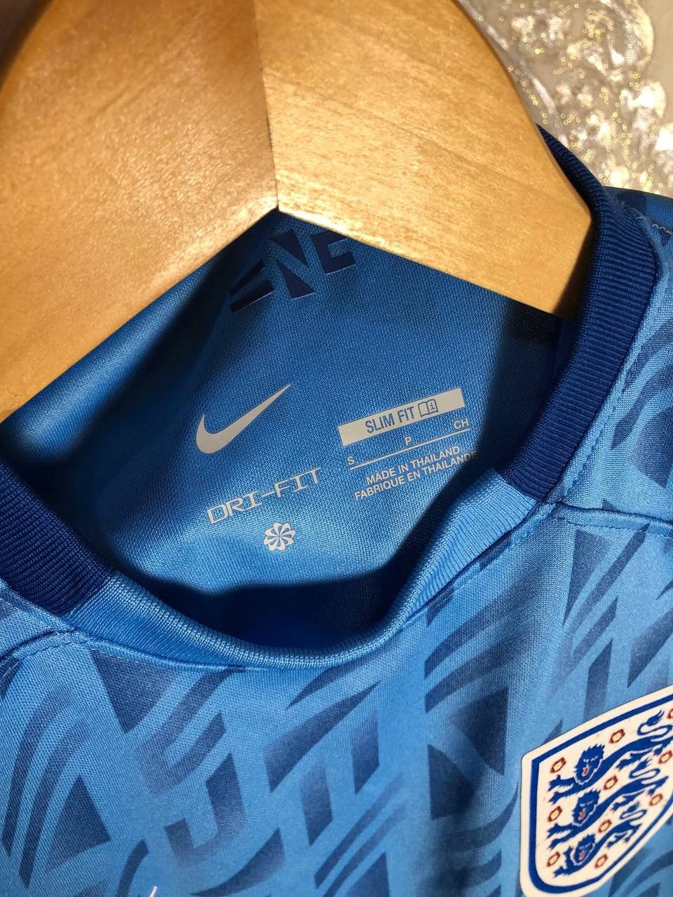 Vintage VERY RARE NIKE ENGLAND DESIGNER SOCCER JERSEY MANCHESTER Y2K Size US S / EU 44-46 / 1 - 4 Thumbnail