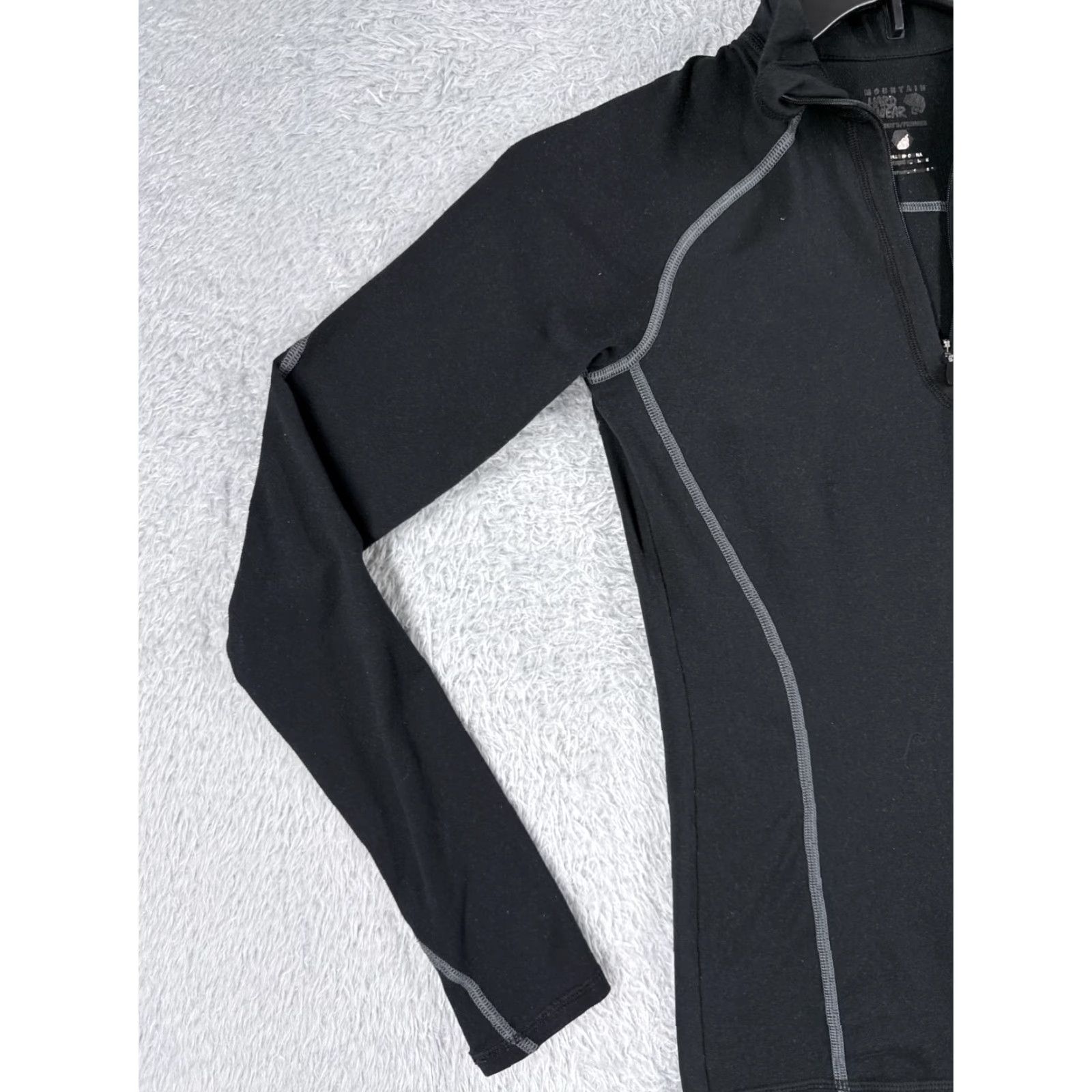 Mountain Hardwear Mountain Hardwear Sweater Womens Extra Small Black 1/4 Zip Thumbholes Polyester Size XS / US 0-2 / IT 36-38 - 3 Thumbnail