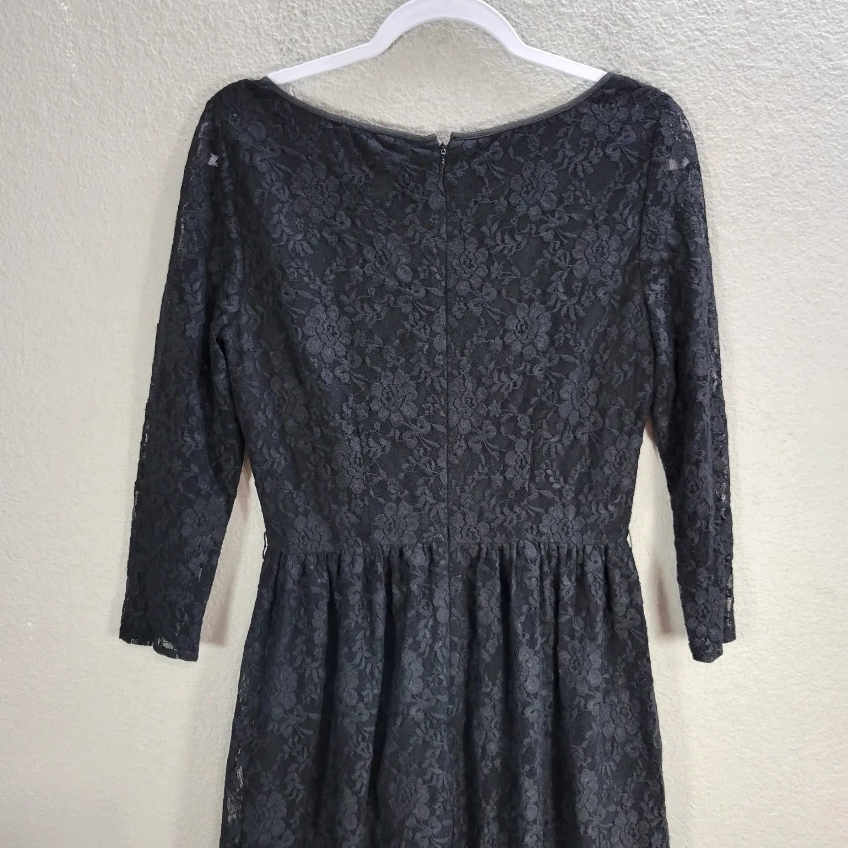 Vintage Tahari Black Lace Floral Fit & Flare Dress Sheer Cocktail Sz 6 Womens Size M / US 6-8 / IT 42-44 - 6 Thumbnail
