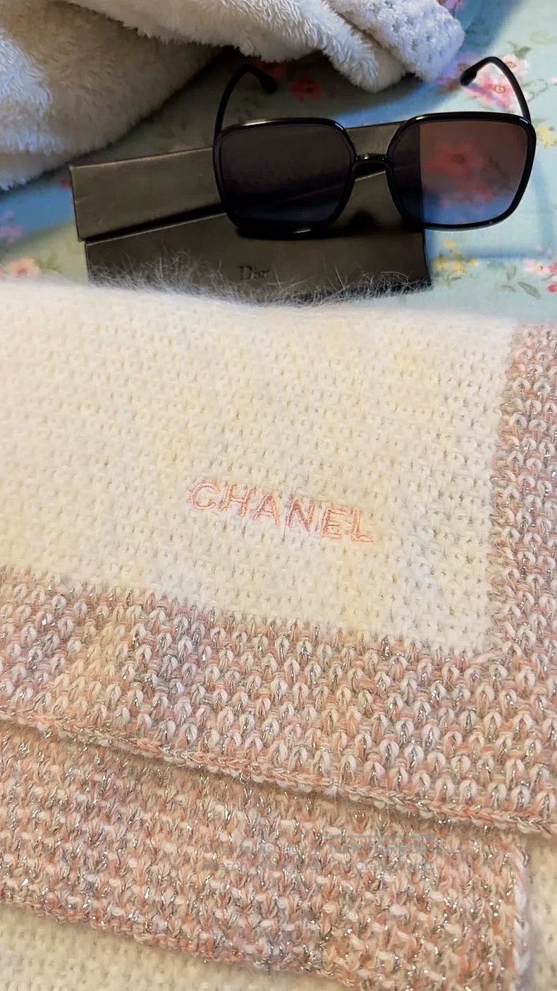 Chanel Chanel Scarf Size ONE SIZE - 8 Thumbnail