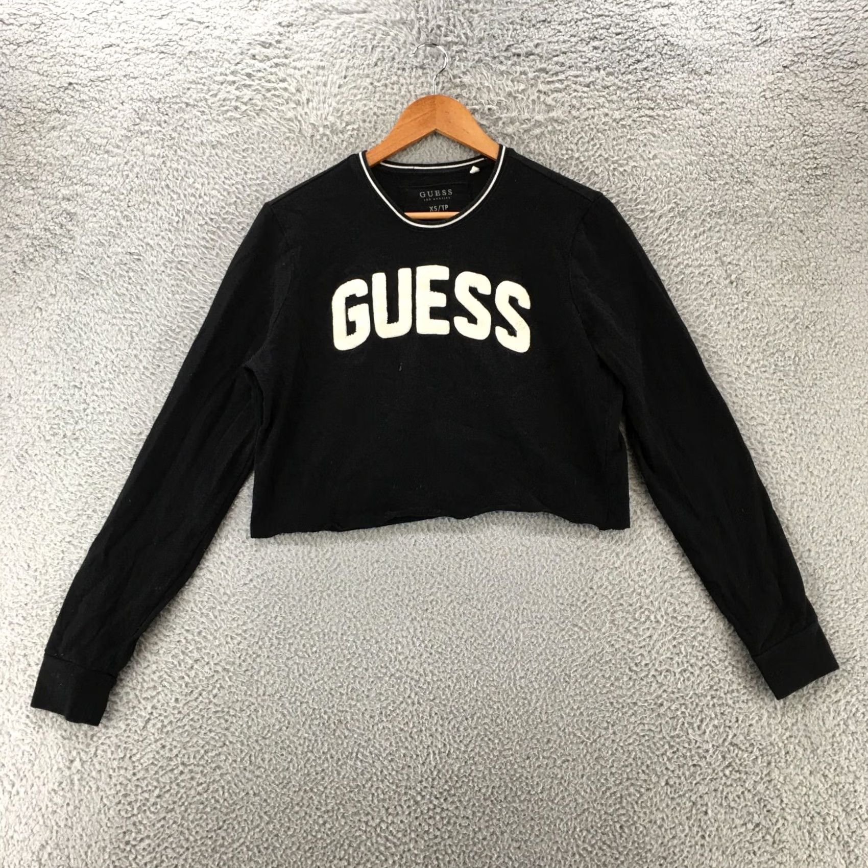 Vintage Sherpa Tee Womens XS Black Guess Cropped Long Sleeve Top Logo Front Crew Neck Size XS / US 0-2 / IT 36-38 - 2 Thumbnail