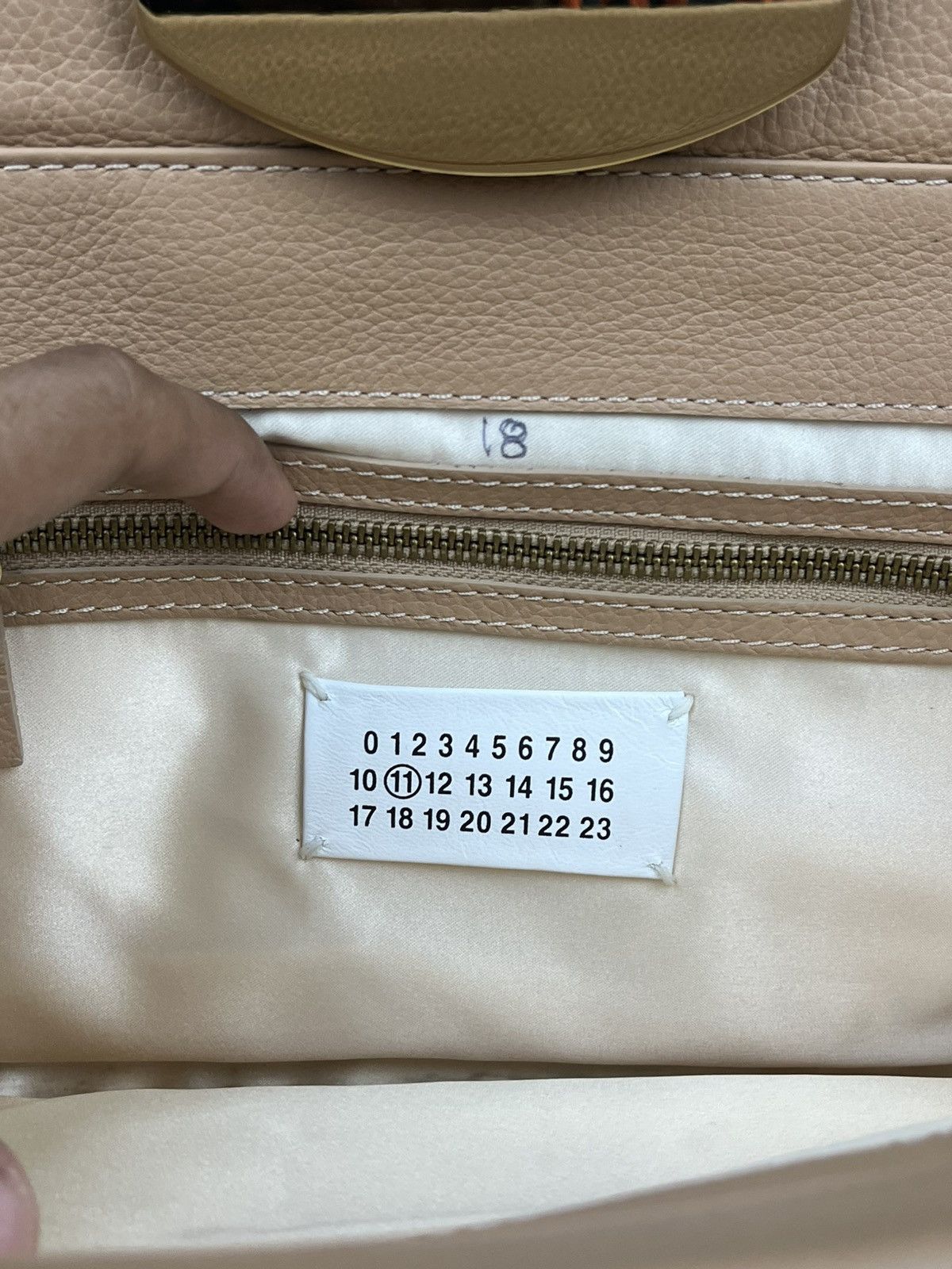 Maison Margiela Maison Margiela SS2013 Calf Leather Shoulder Bag Size ONE SIZE - 23 Thumbnail