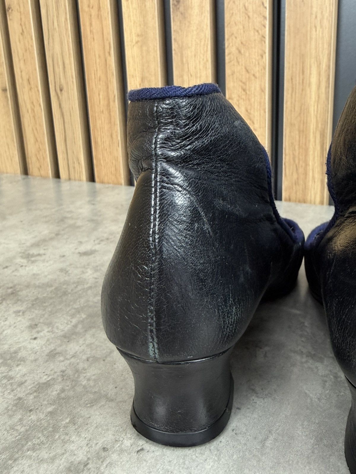 Vintage Chie Mihara Black Leather Ribbon Heels Pumps Size 39 Size US 9 / IT 39 - 6 Thumbnail