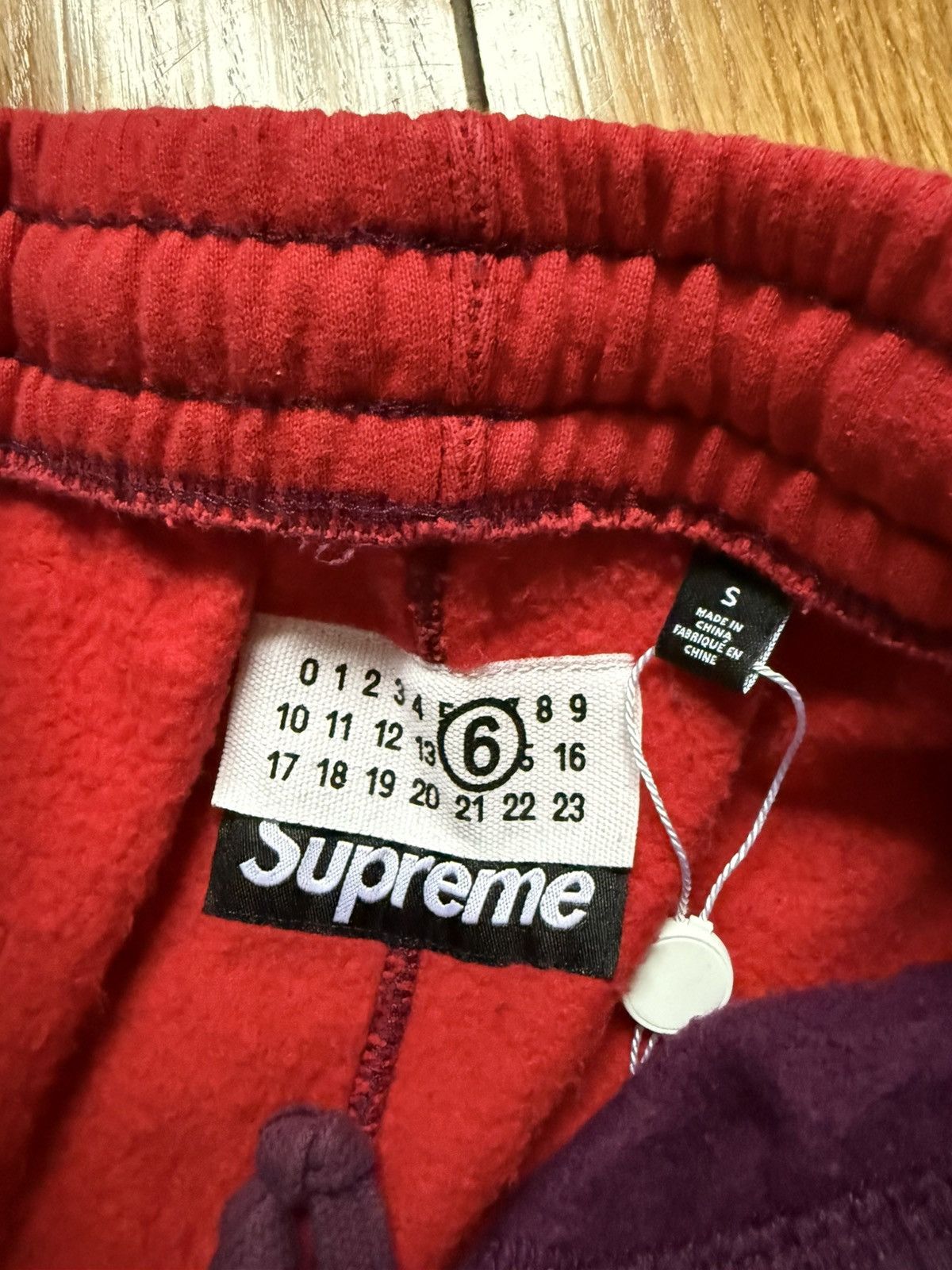 Maison Margiela × Supreme margiela mm6 x supreme sweatpants Size US 27 - 2 Thumbnail