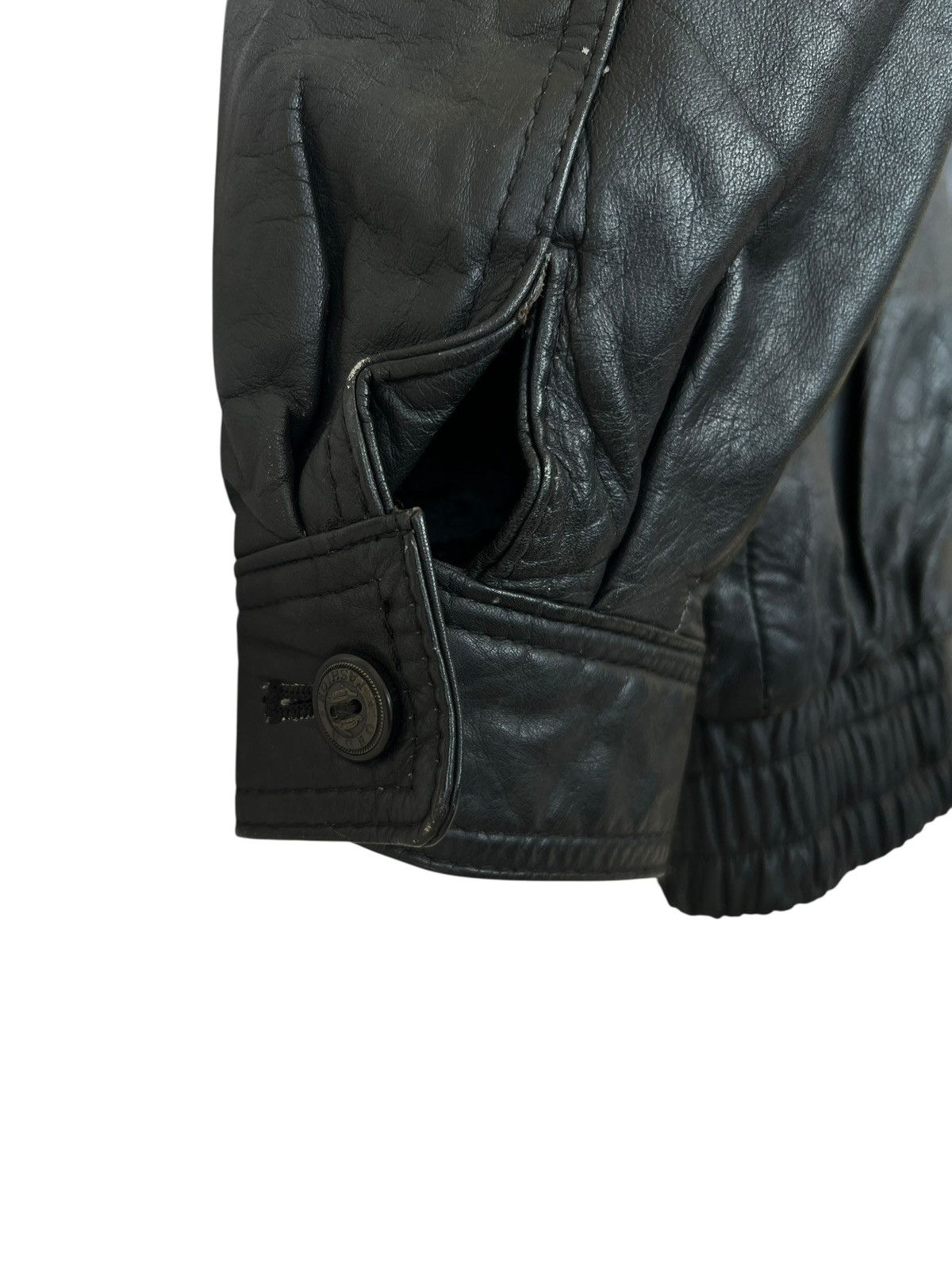 Vintage Vintage 90s Italian Mode A2 Black Flight Leather Jacket Size US M / EU 48-50 / 2 - 8 Thumbnail